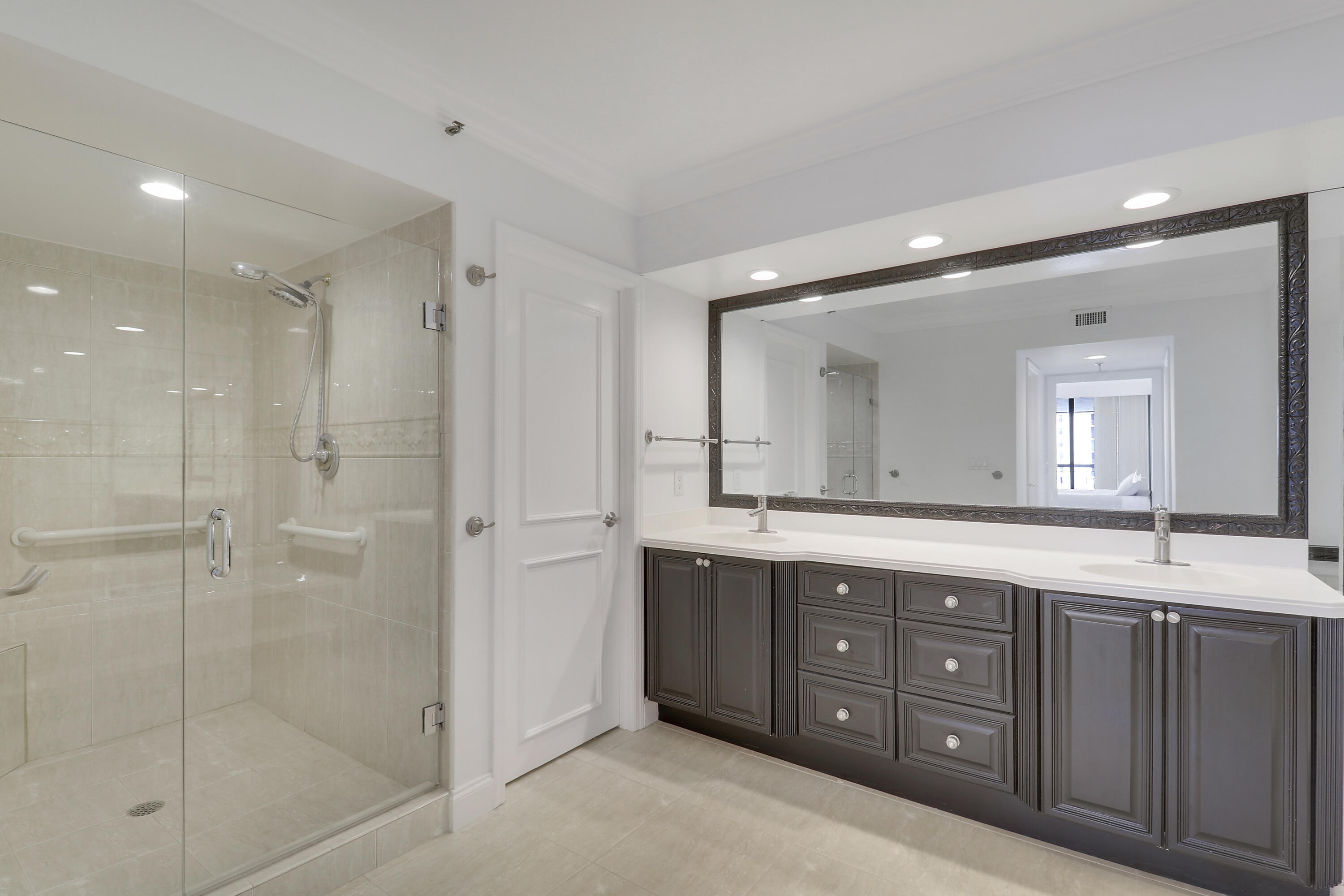 5380 N Ocean #22j, Singer Island FL 33404