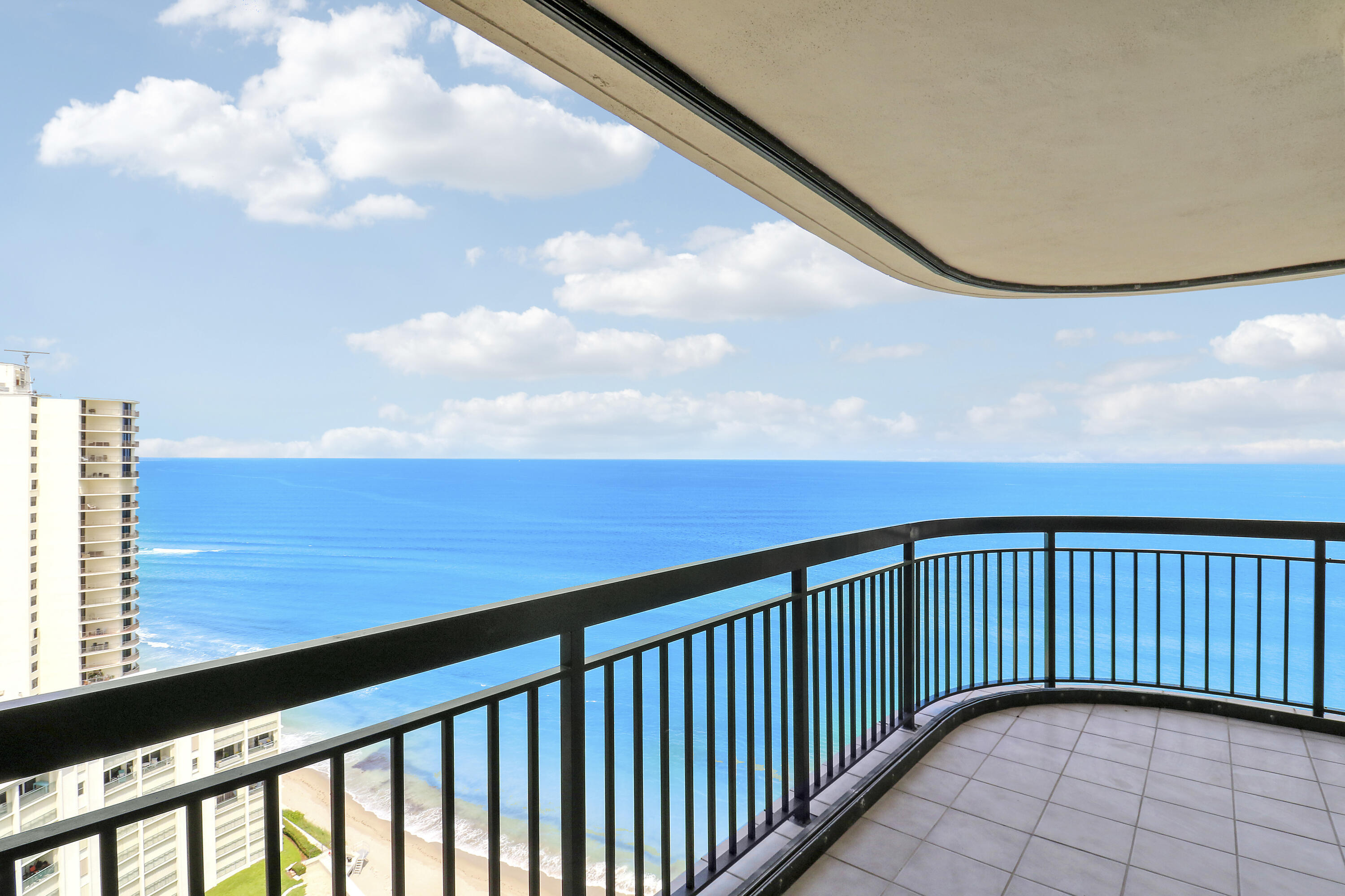 5380 N Ocean #22j, Singer Island FL 33404
