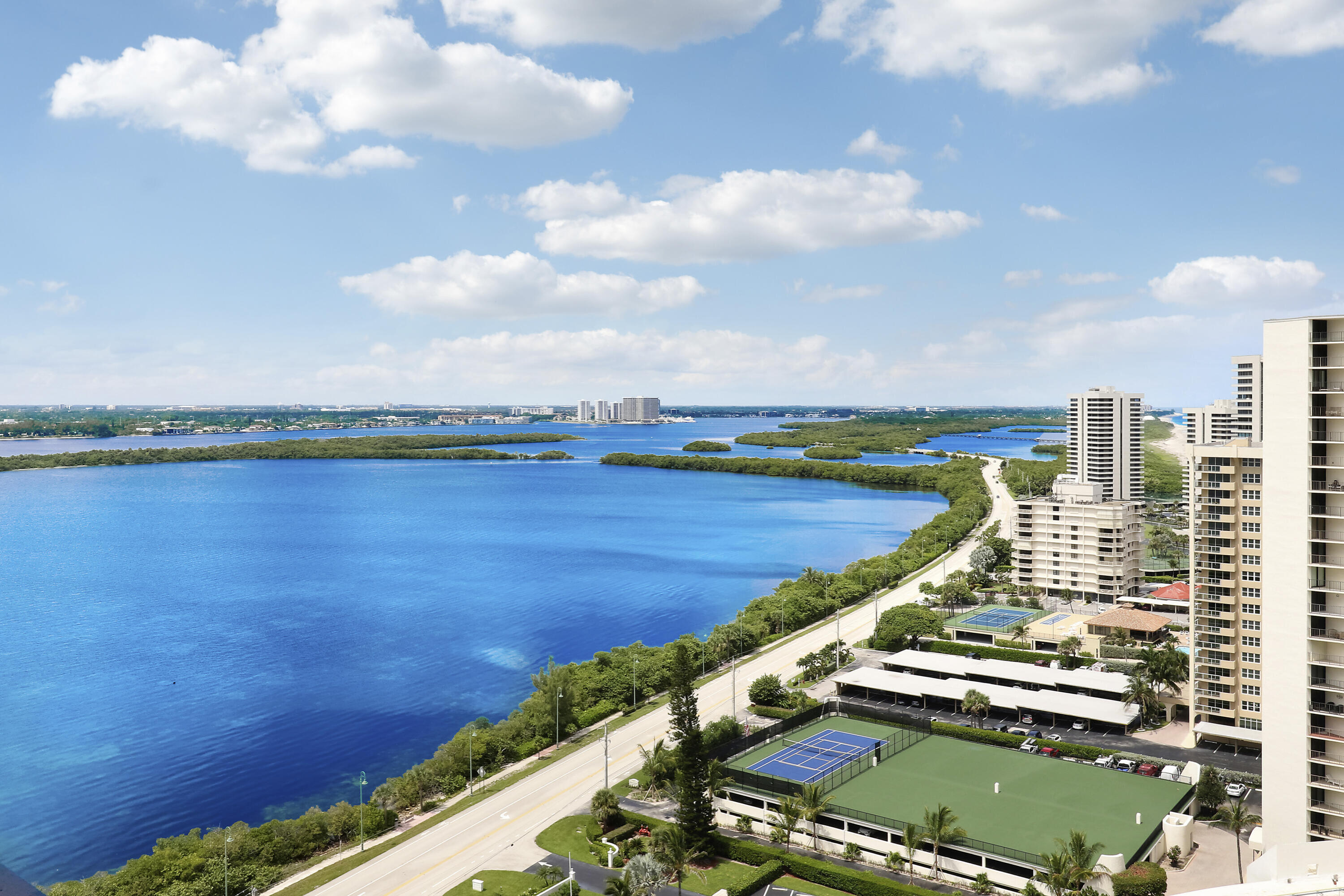 5380 N Ocean #22j, Singer Island FL 33404