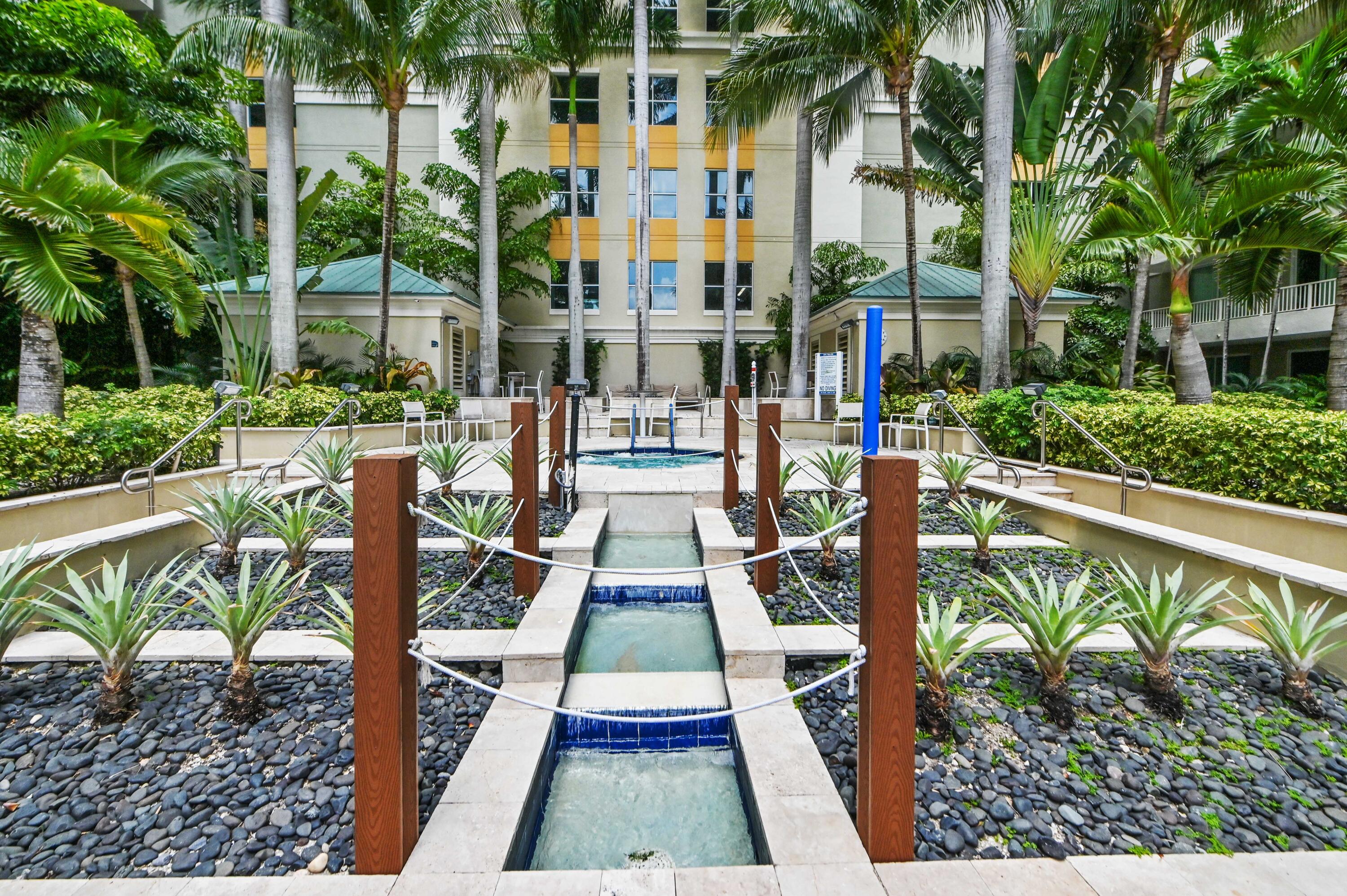 625 Casa Loma #909, Boynton Beach FL 33435