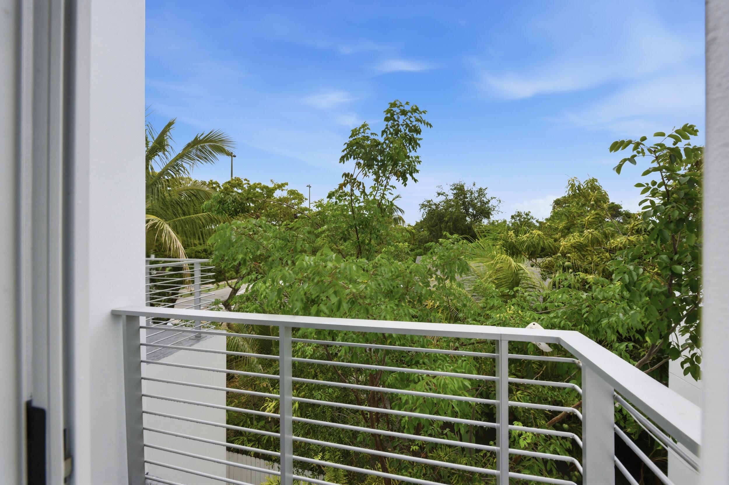 714 NE 14th #102, Fort Lauderdale FL 33304