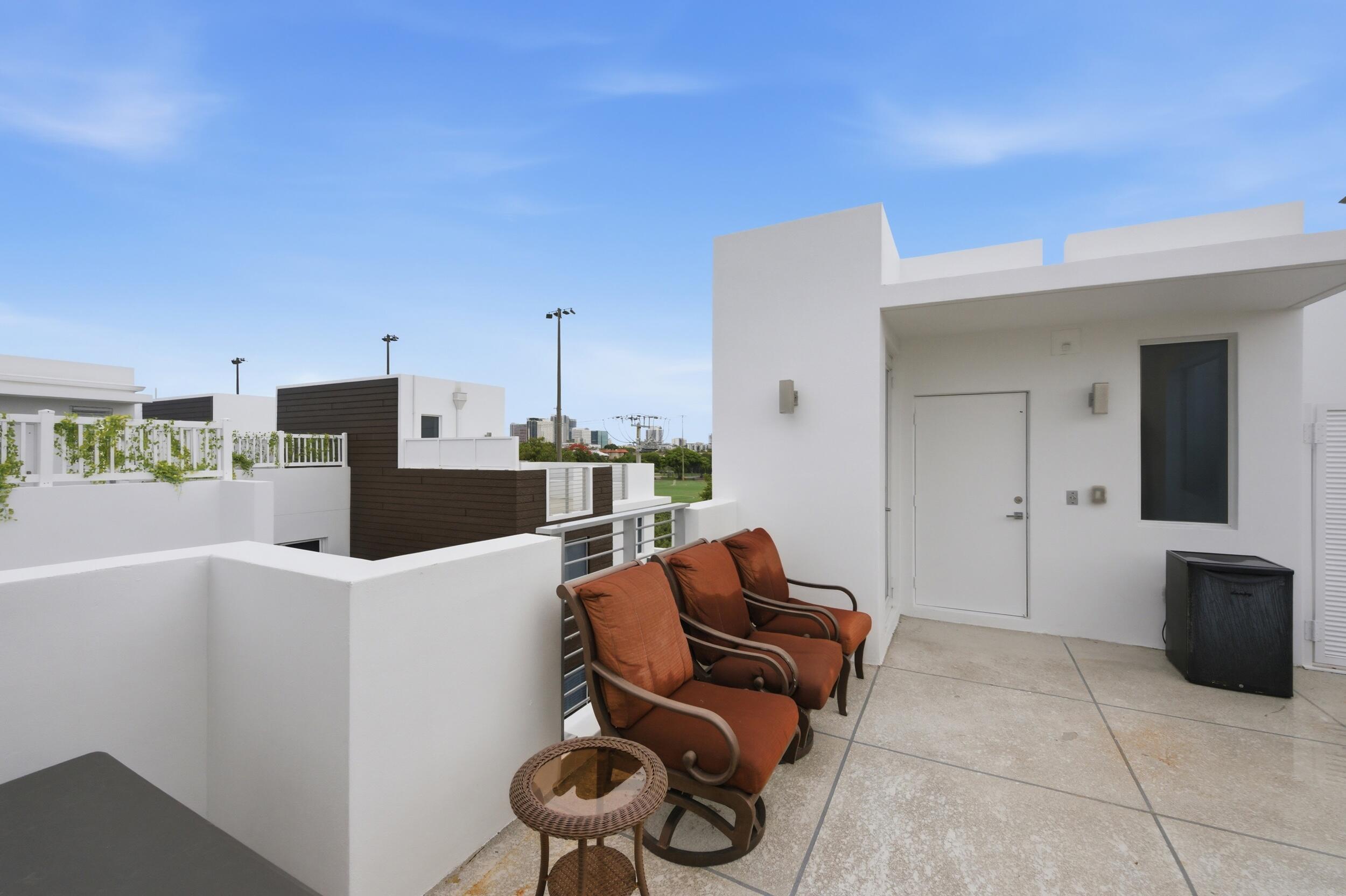 714 NE 14th #102, Fort Lauderdale FL 33304
