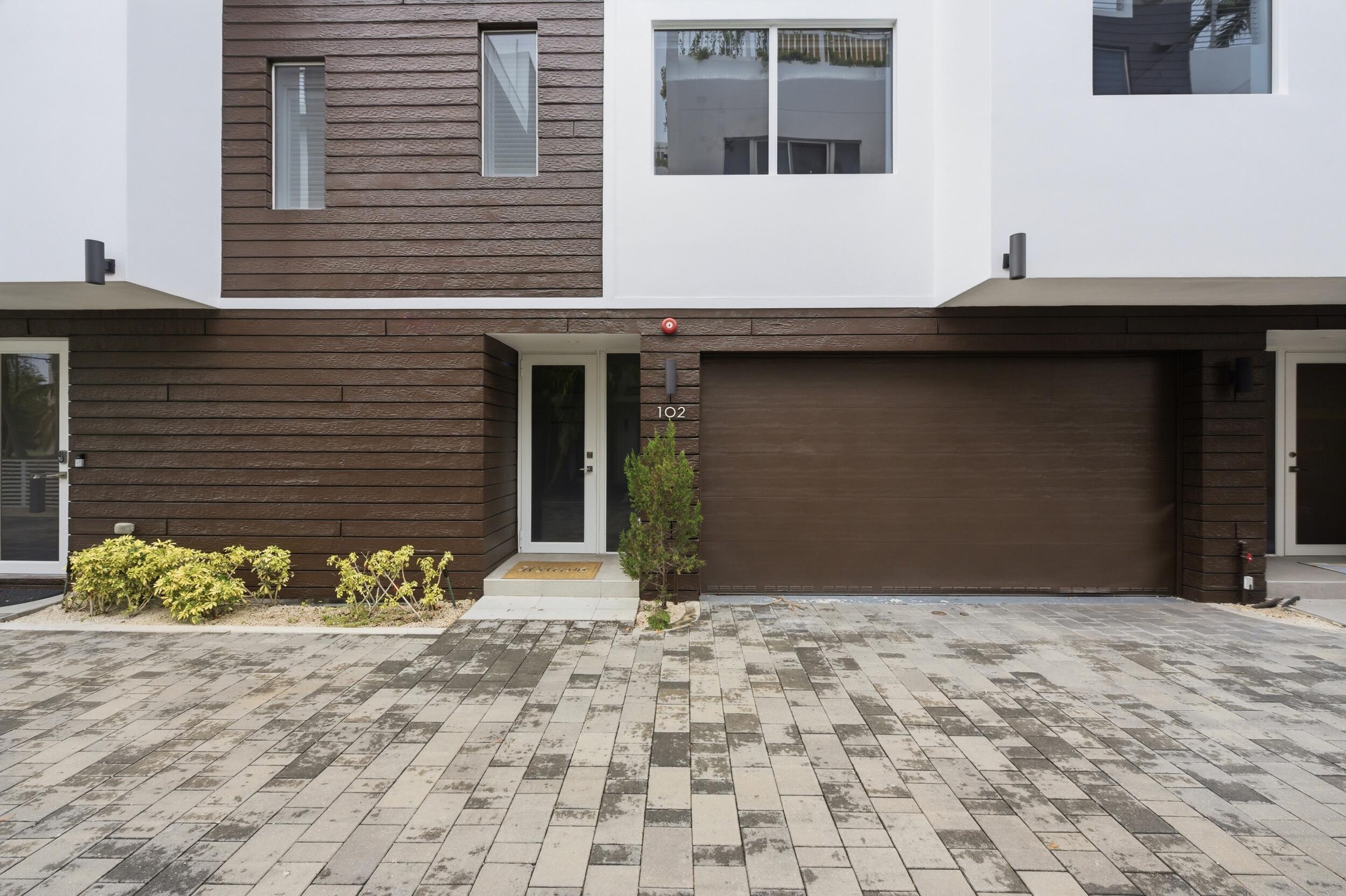714 NE 14th #102, Fort Lauderdale FL 33304
