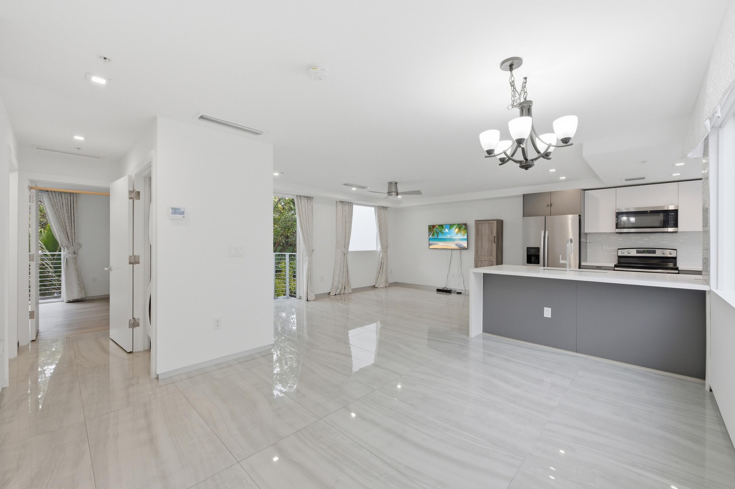 714 NE 14th #102, Fort Lauderdale FL 33304