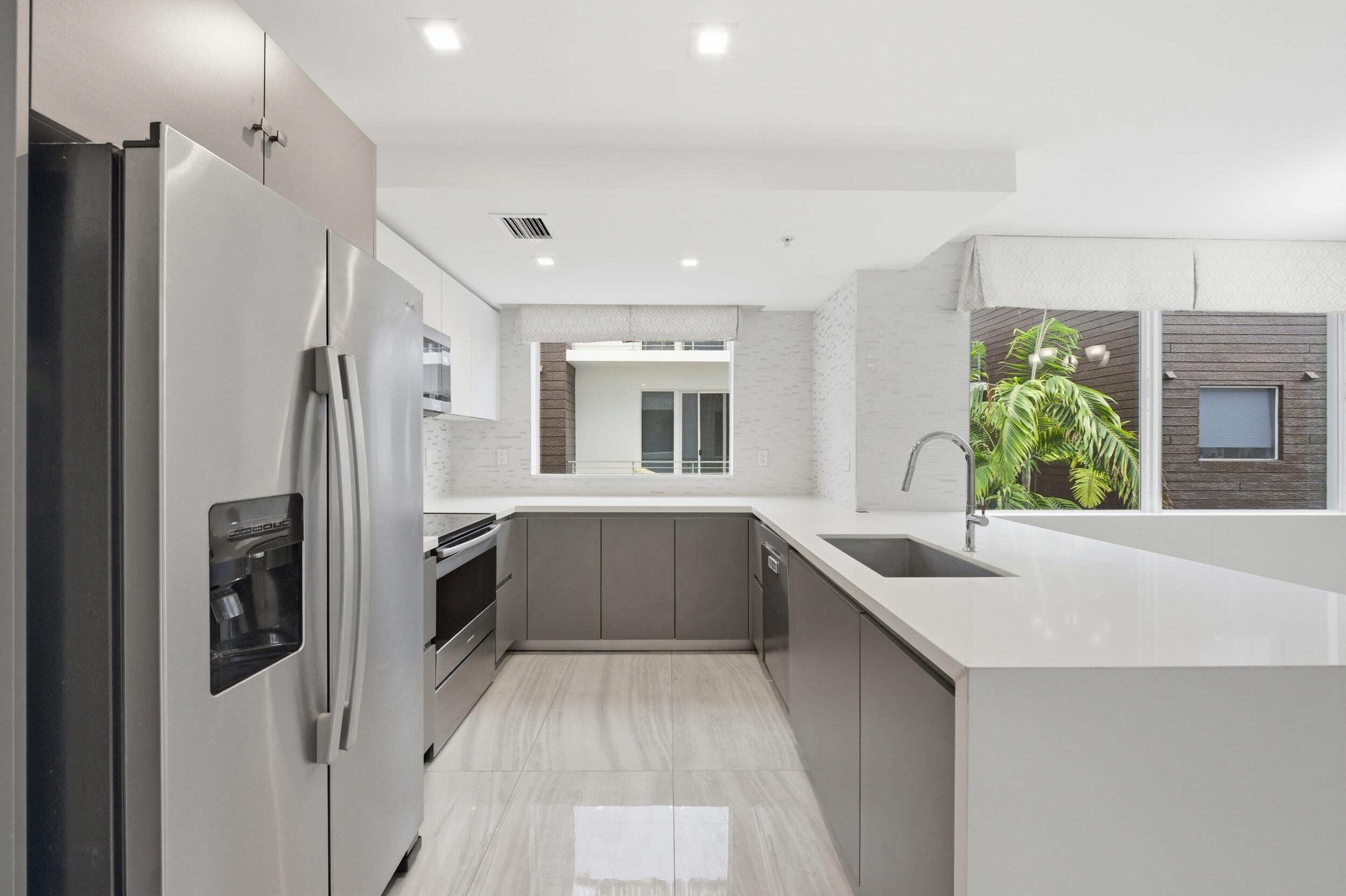 714 NE 14th #102, Fort Lauderdale FL 33304