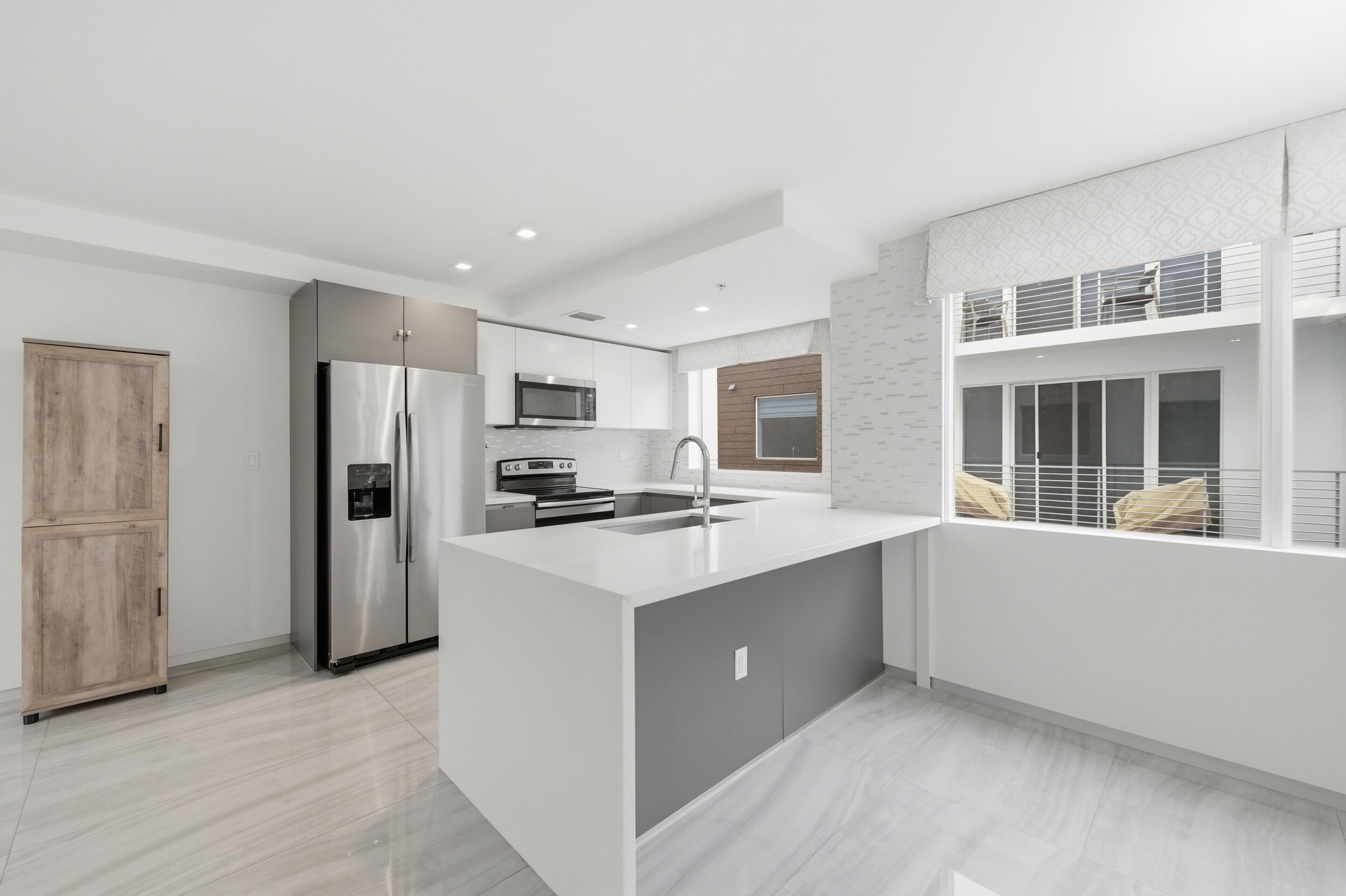 714 NE 14th #102, Fort Lauderdale FL 33304