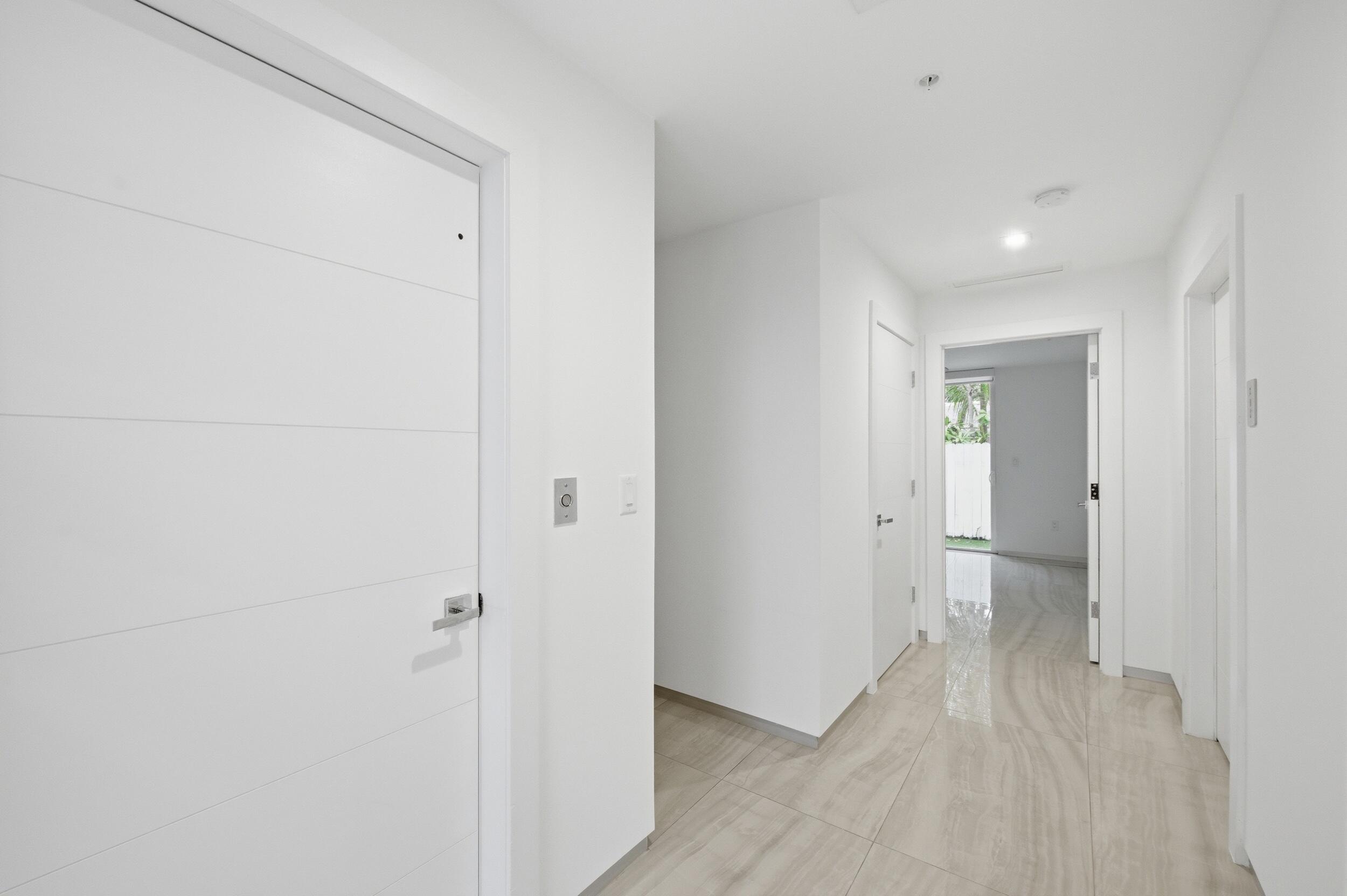 714 NE 14th #102, Fort Lauderdale FL 33304
