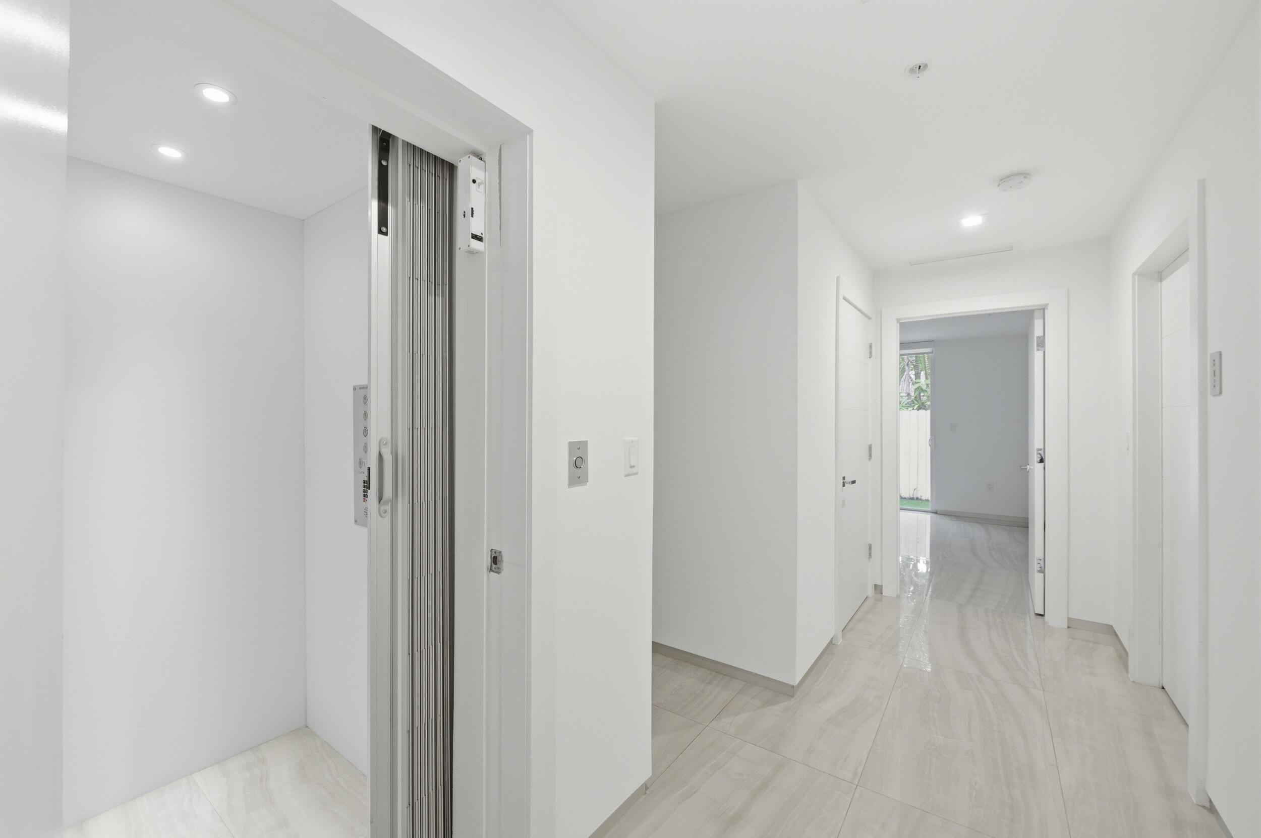 714 NE 14th #102, Fort Lauderdale FL 33304