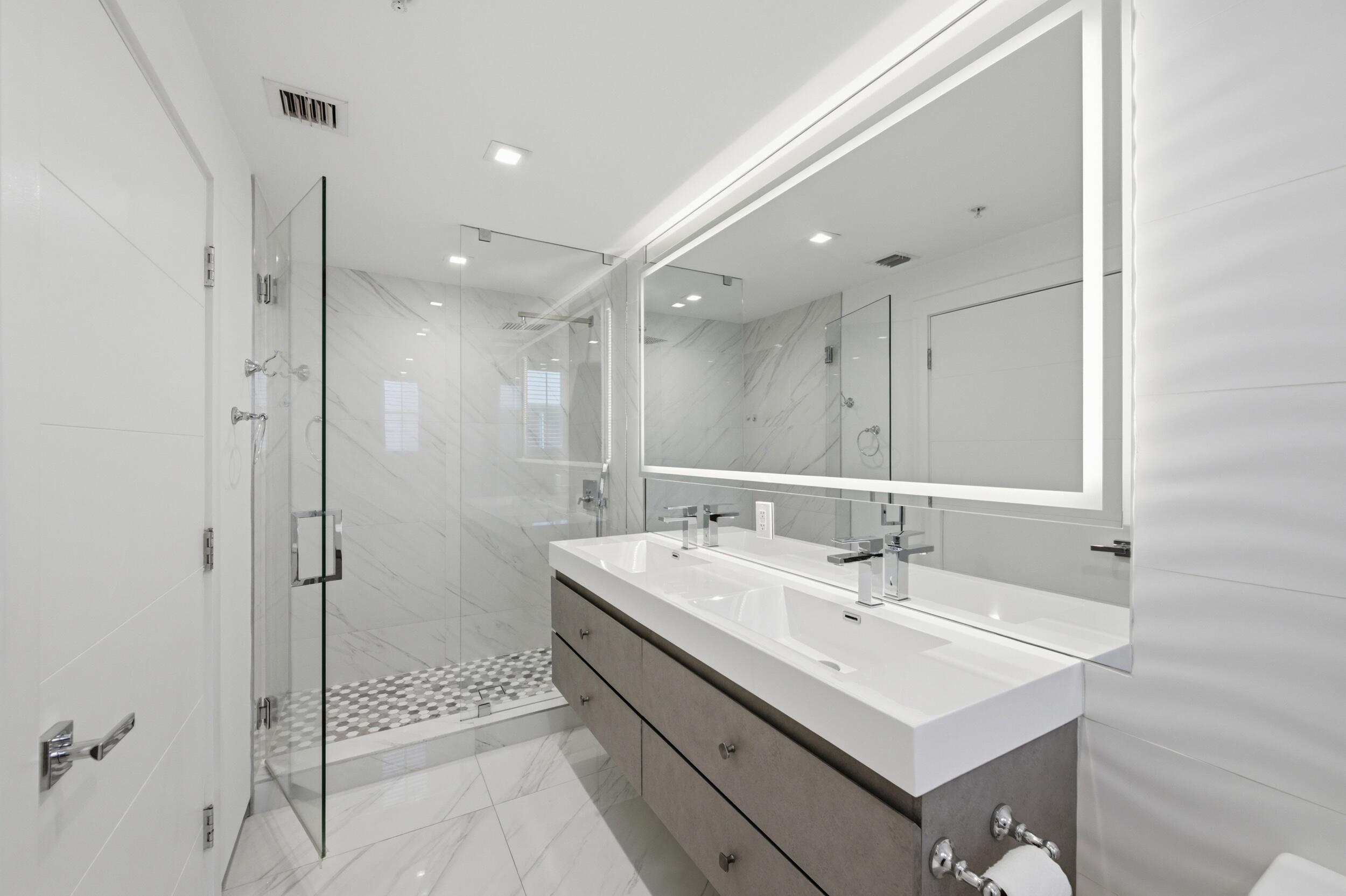 714 NE 14th #102, Fort Lauderdale FL 33304