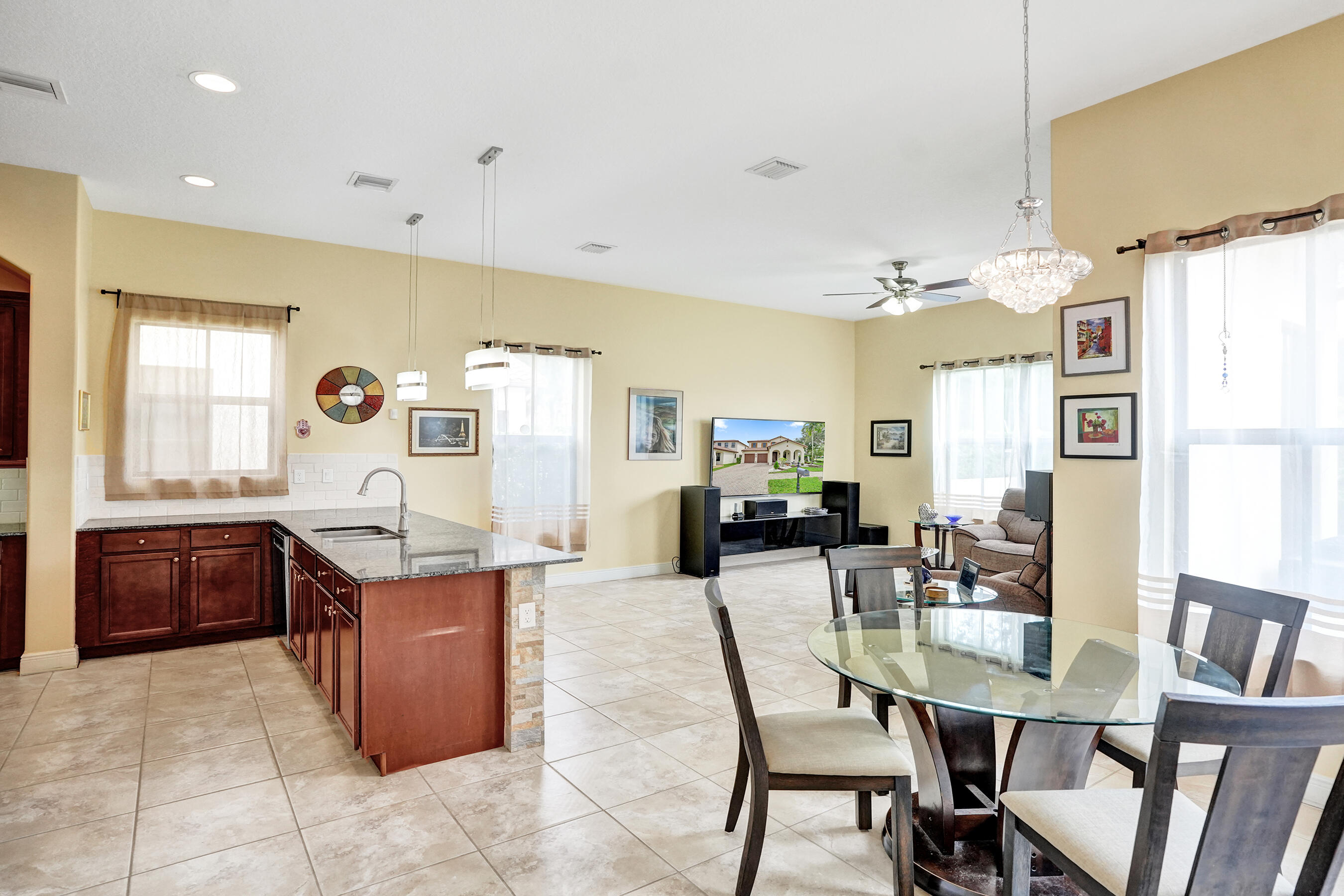 8541 NW 38th, Cooper City FL 33024