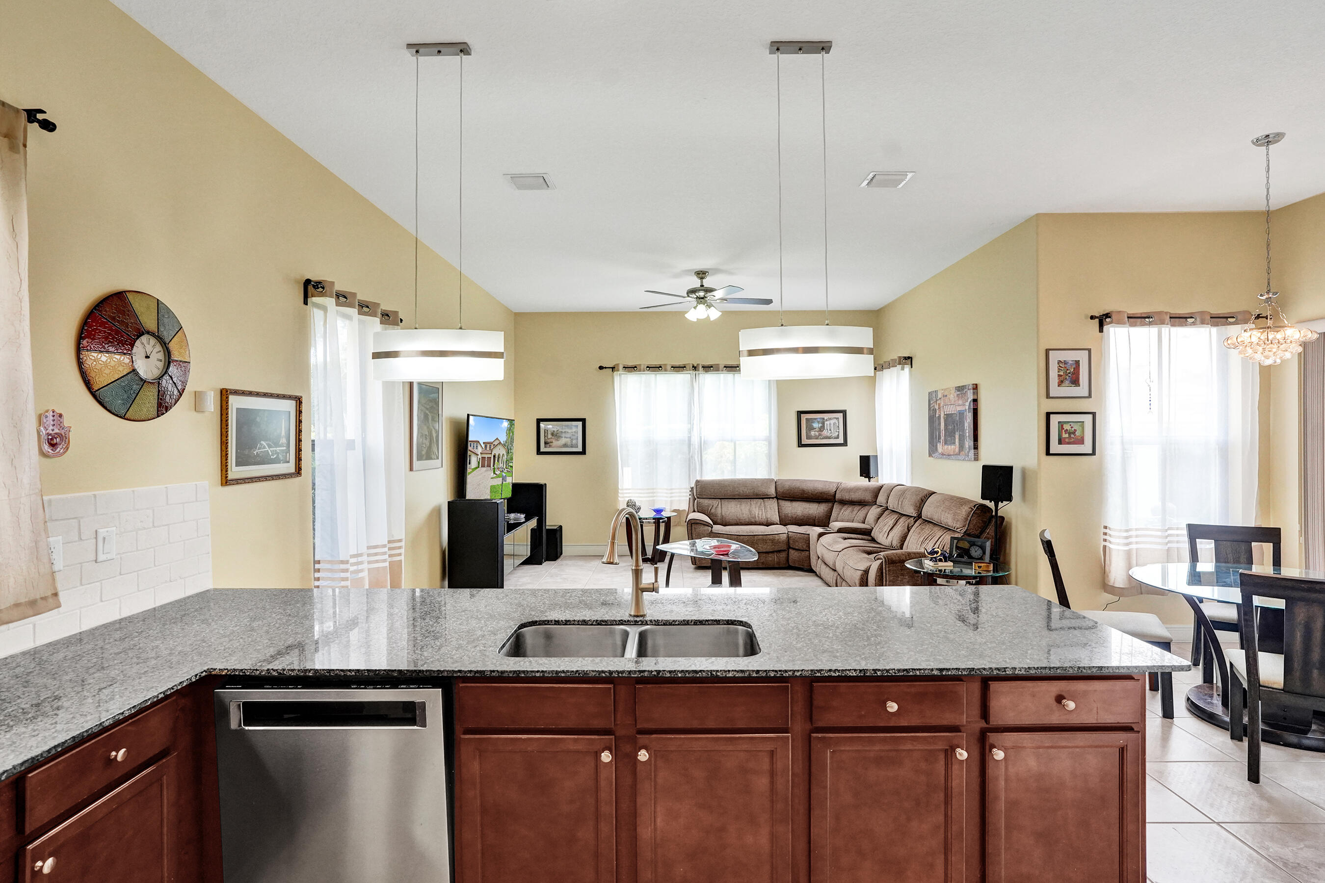 8541 NW 38th, Cooper City FL 33024