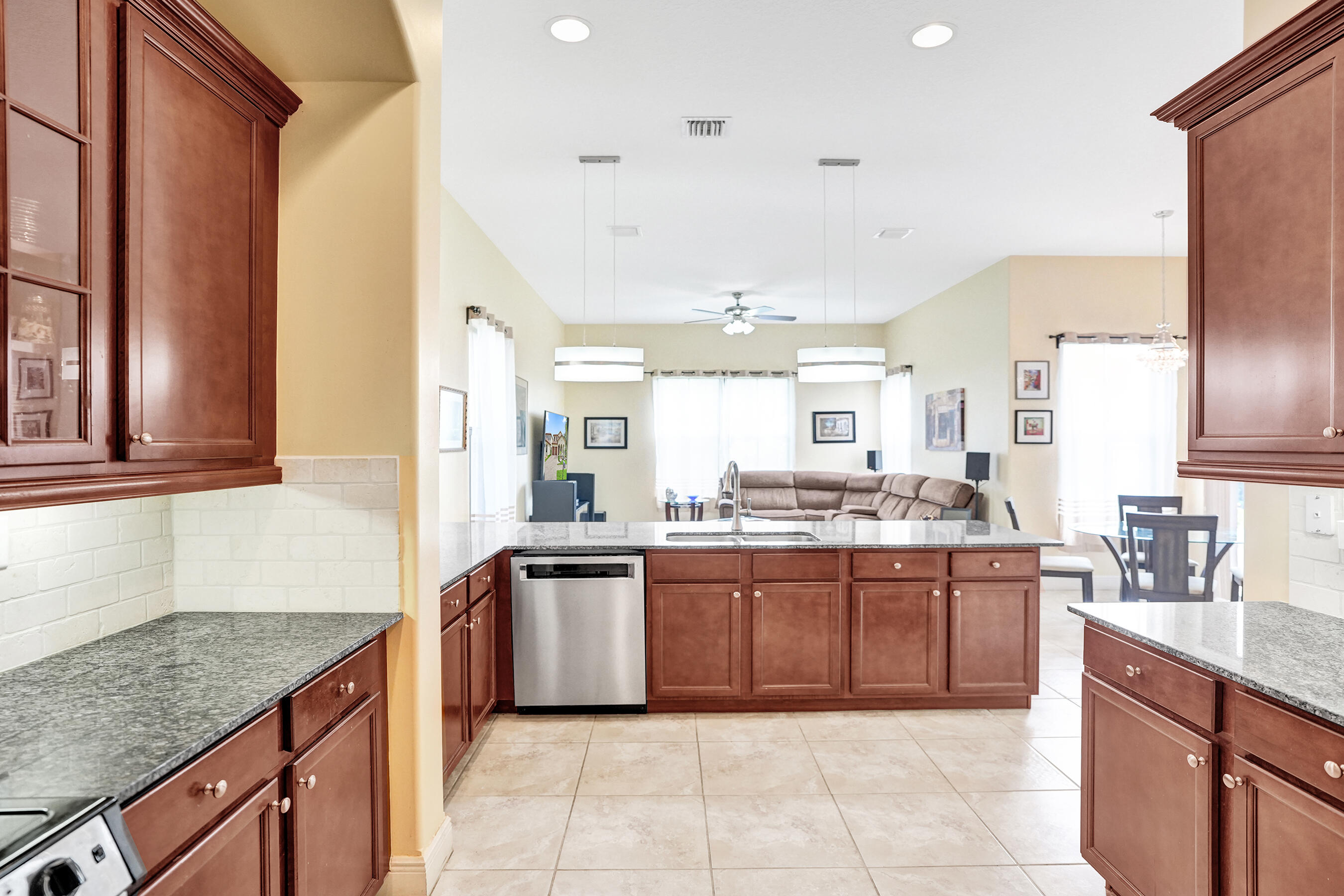 8541 NW 38th, Cooper City FL 33024