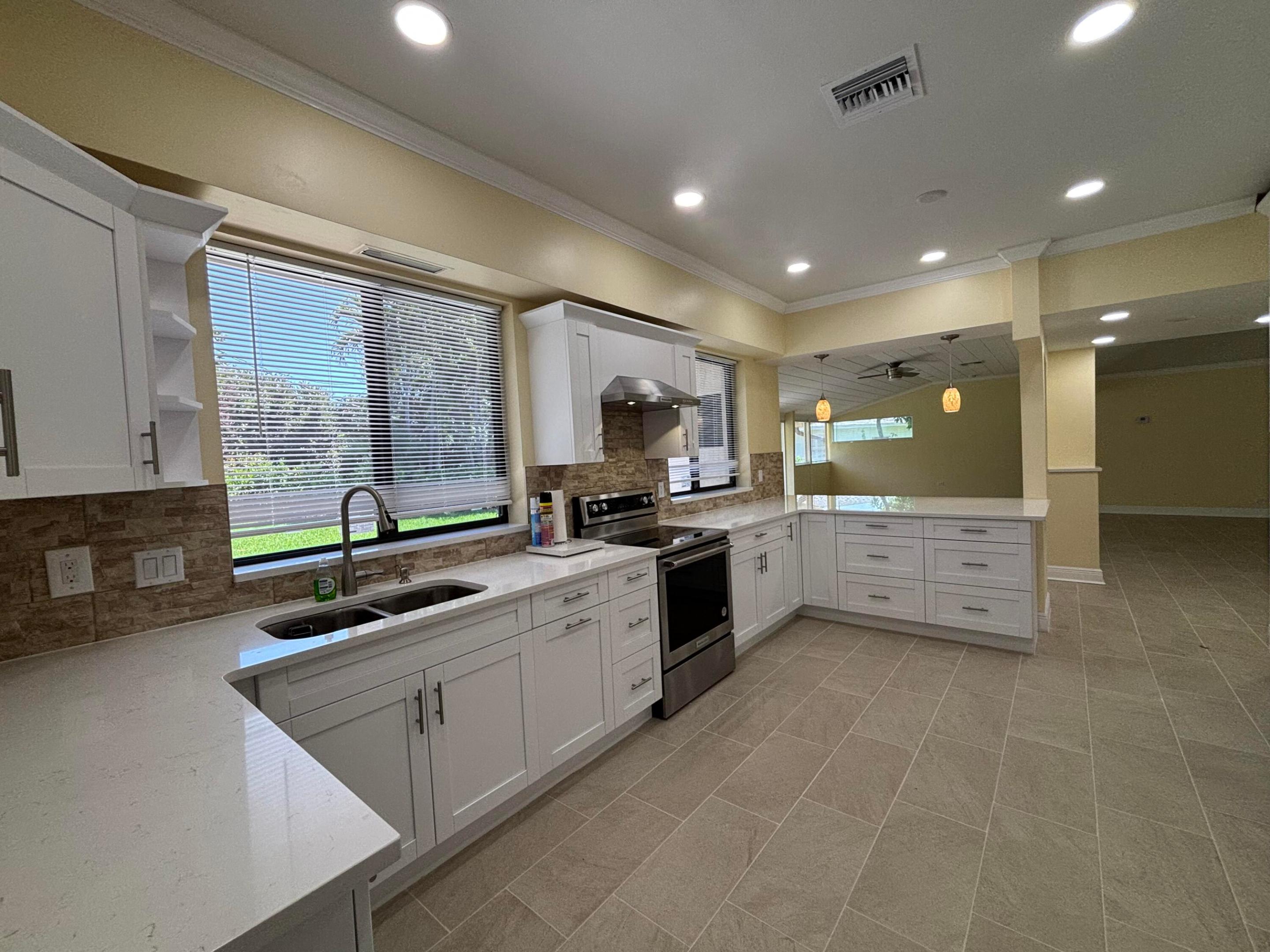 135 E Ilex, Lake Park FL 33403
