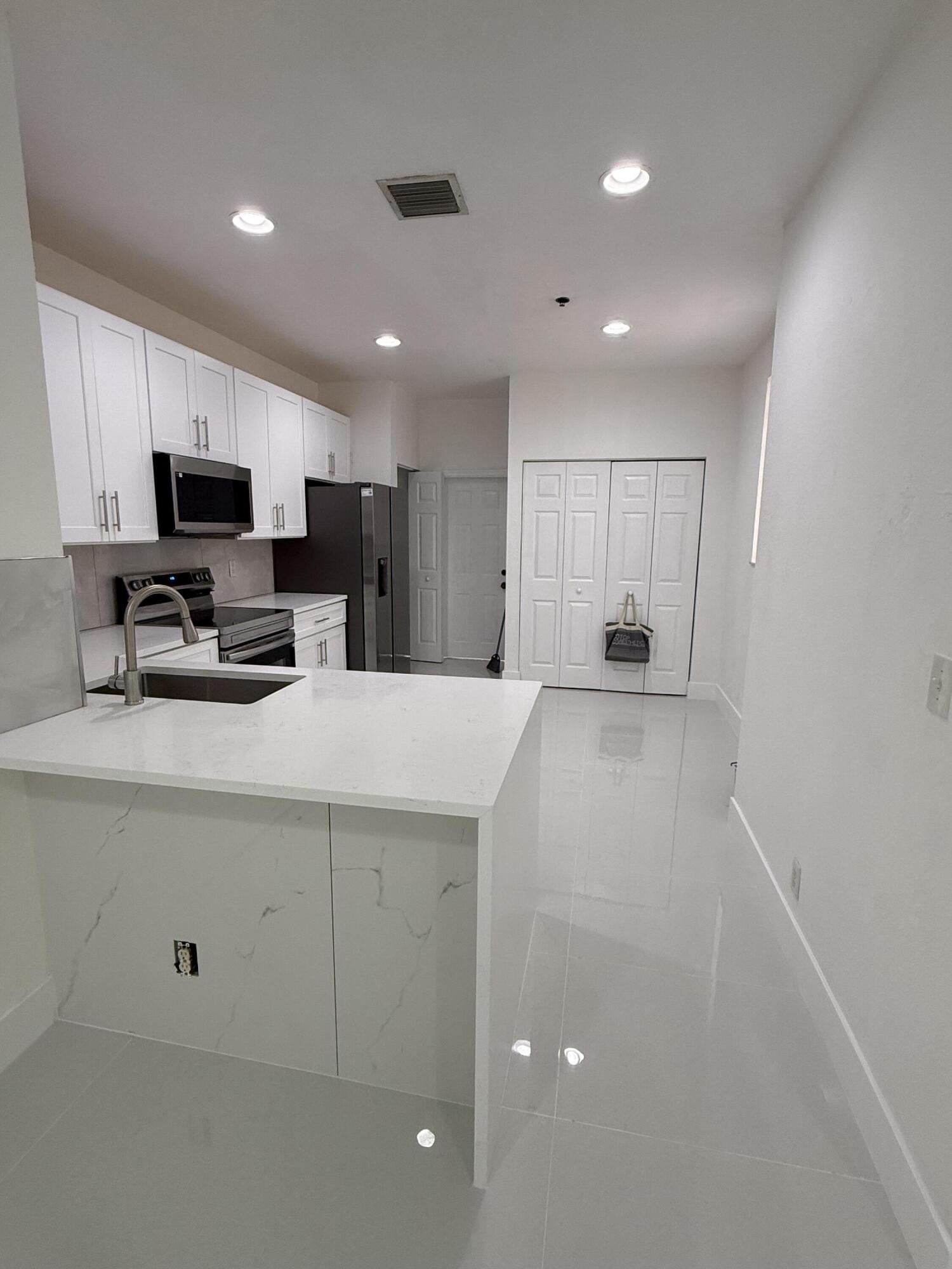 3906 Cherry #3906, Weston FL 33332