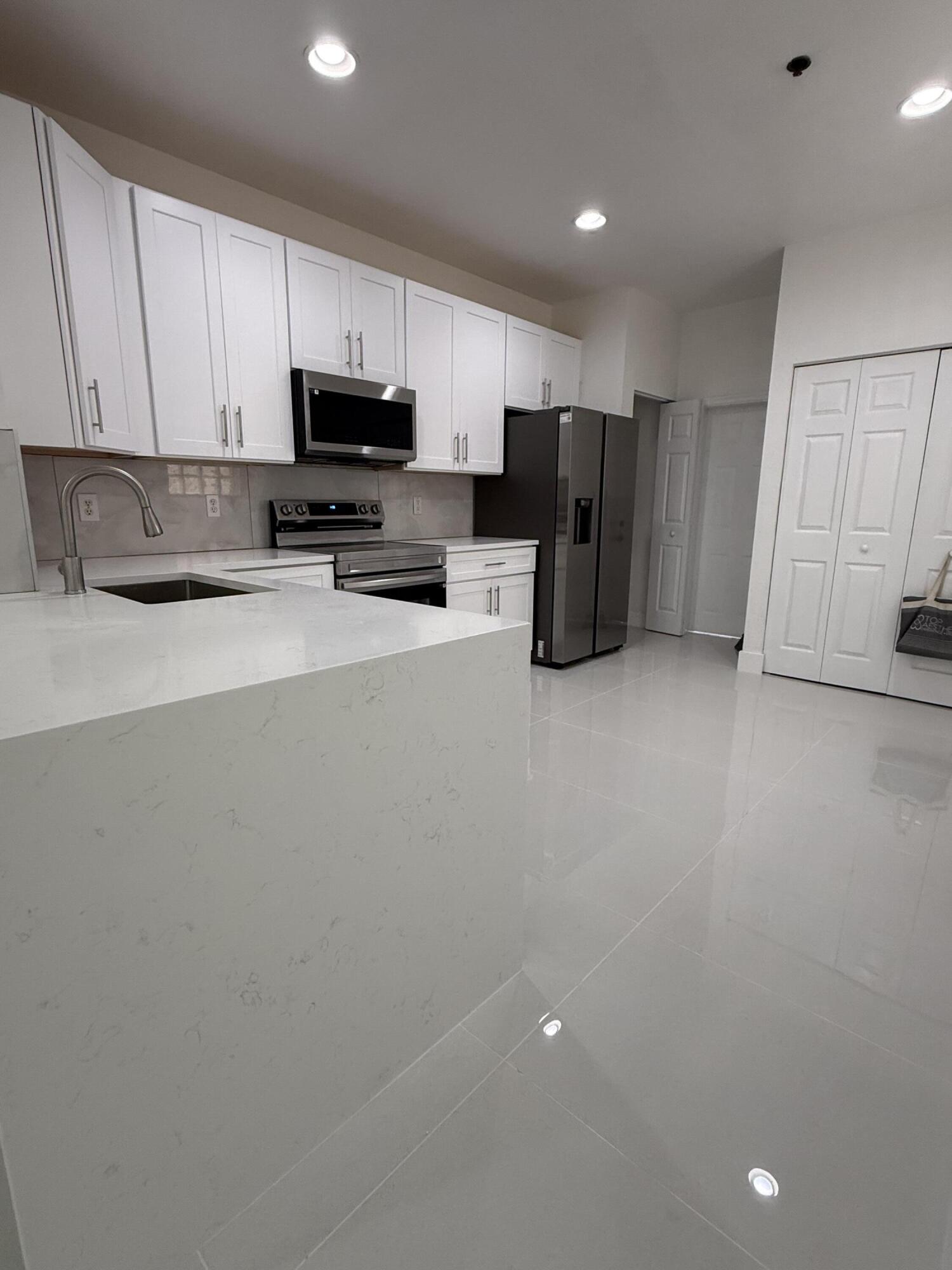 3906 Cherry #3906, Weston FL 33332
