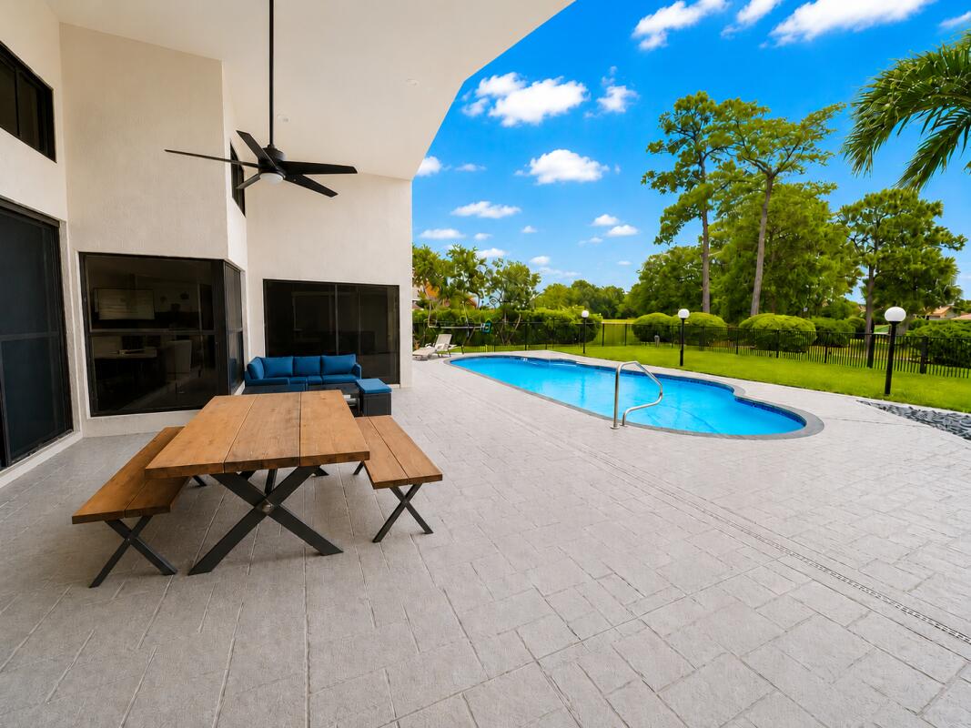 10875 Boca Woods, Boca Raton FL 33428