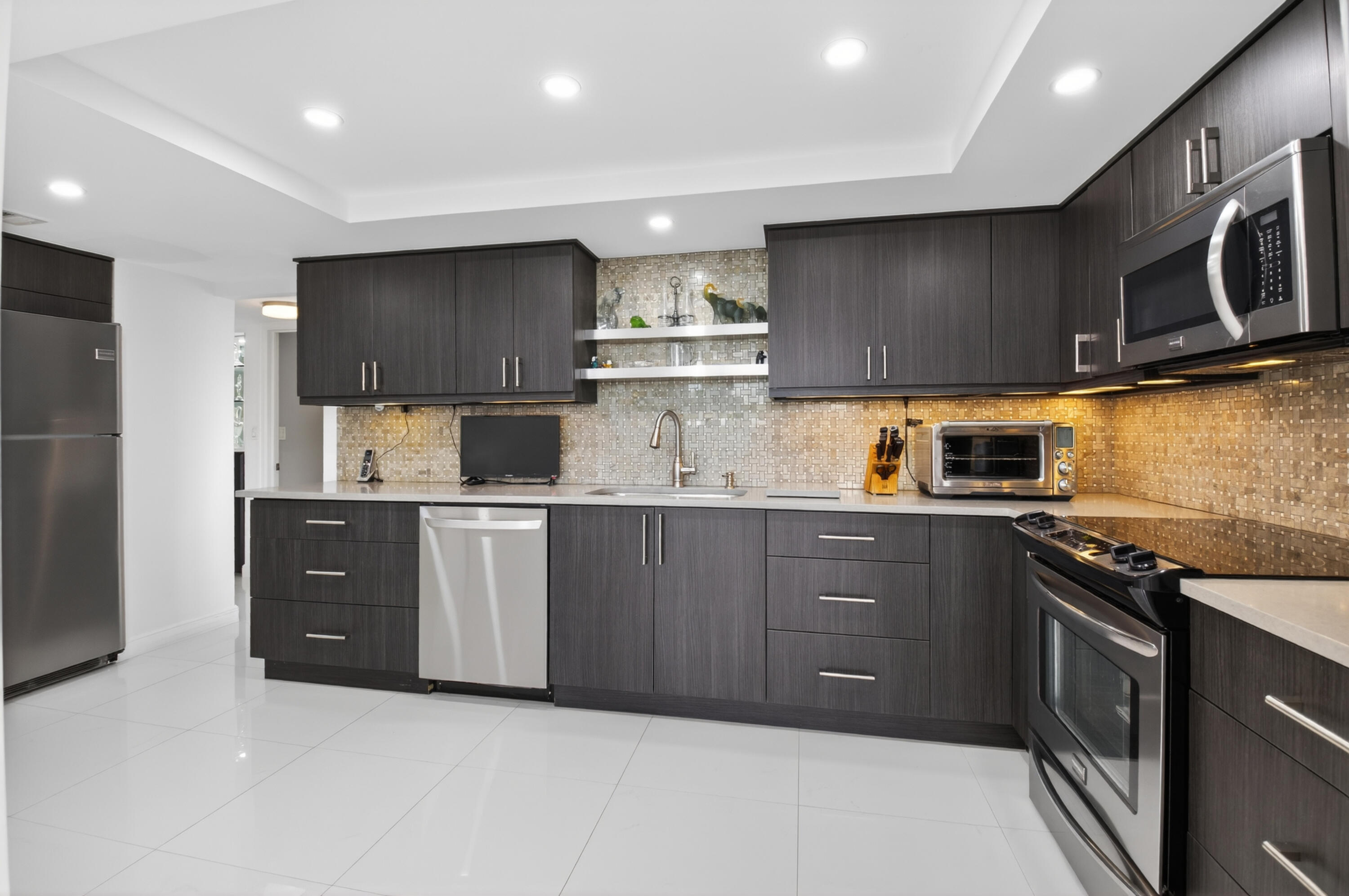 7738 Lakeside #334, Boca Raton FL 33434