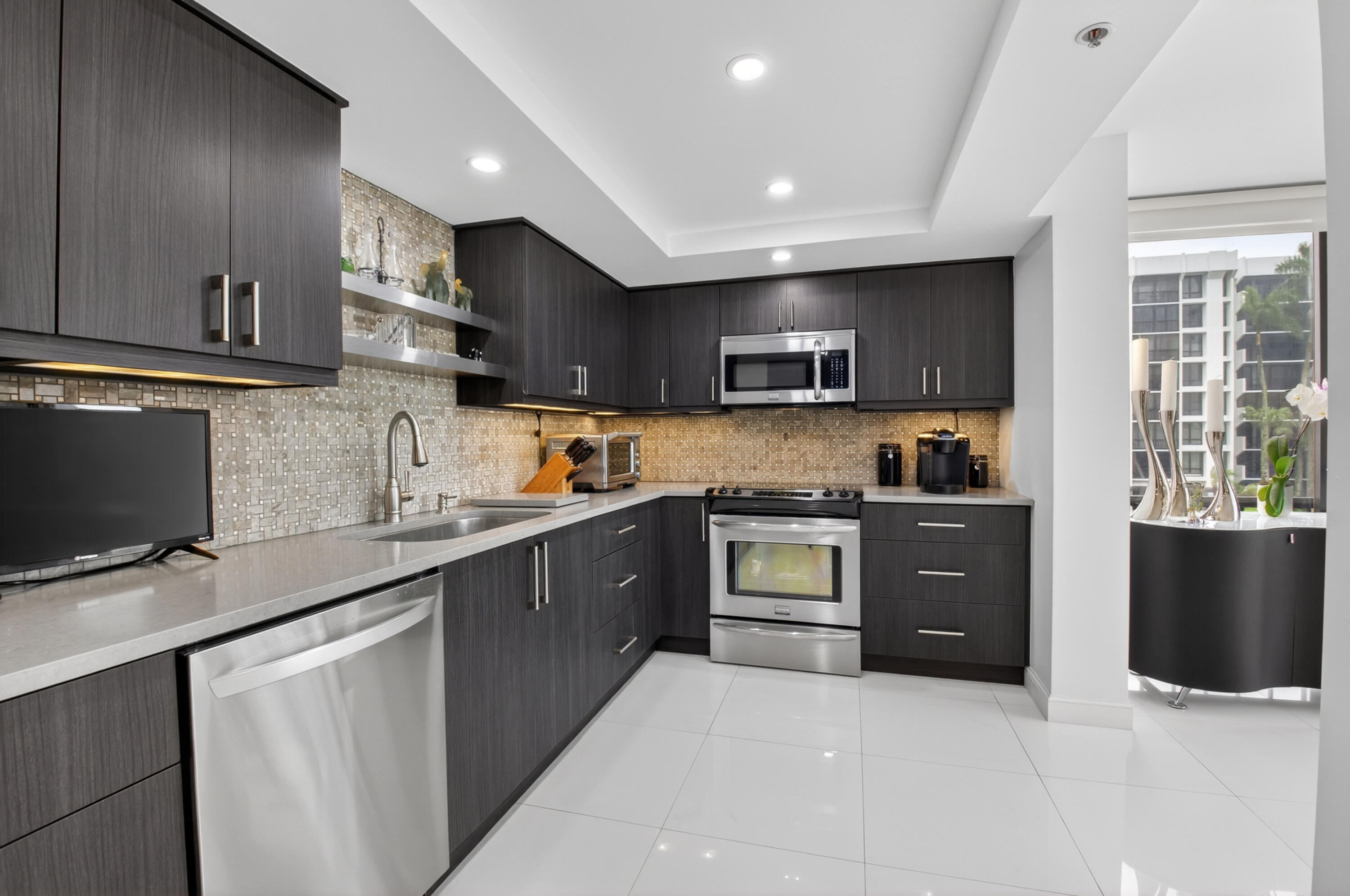 7738 Lakeside #334, Boca Raton FL 33434