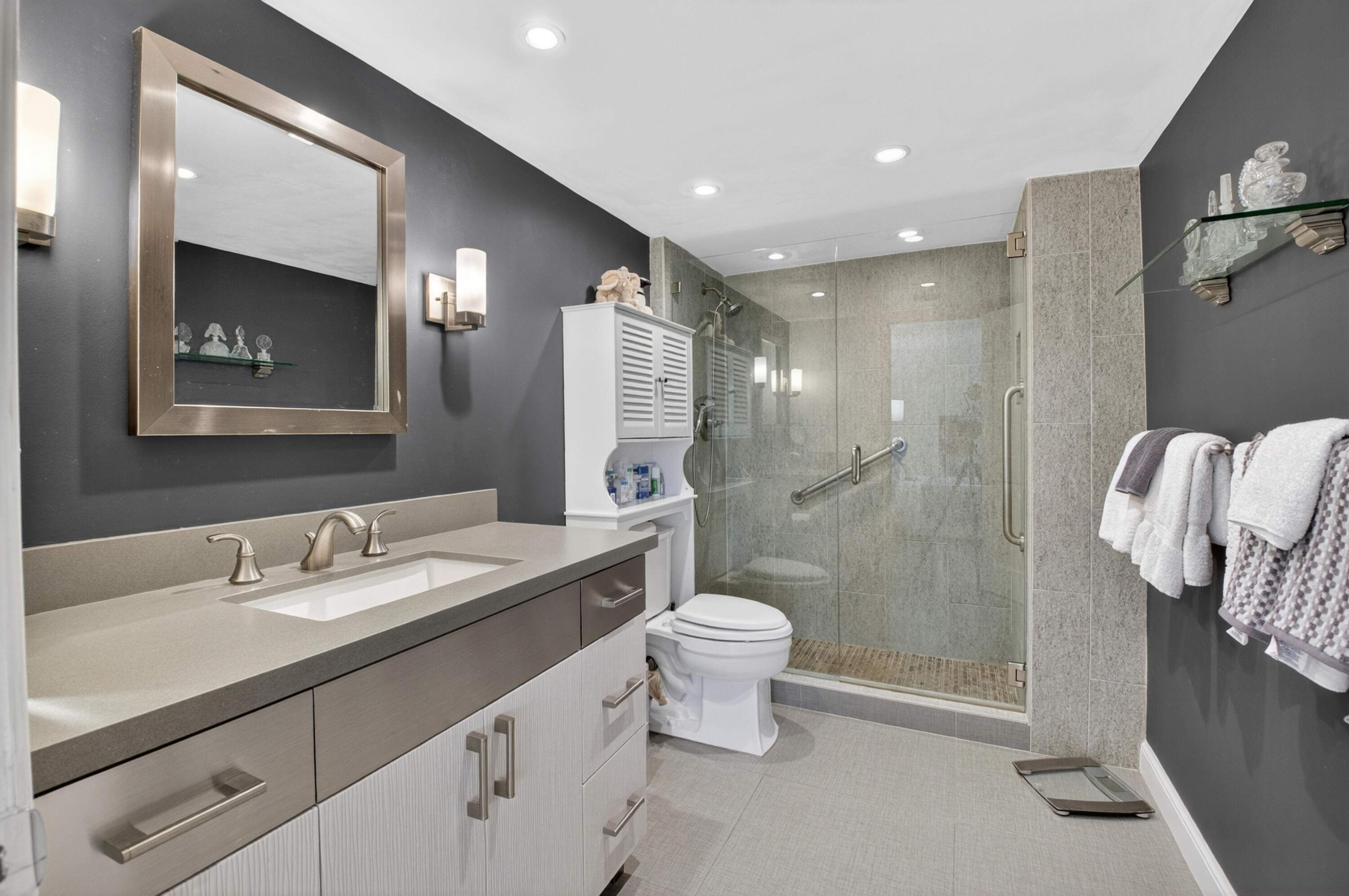 7738 Lakeside #334, Boca Raton FL 33434