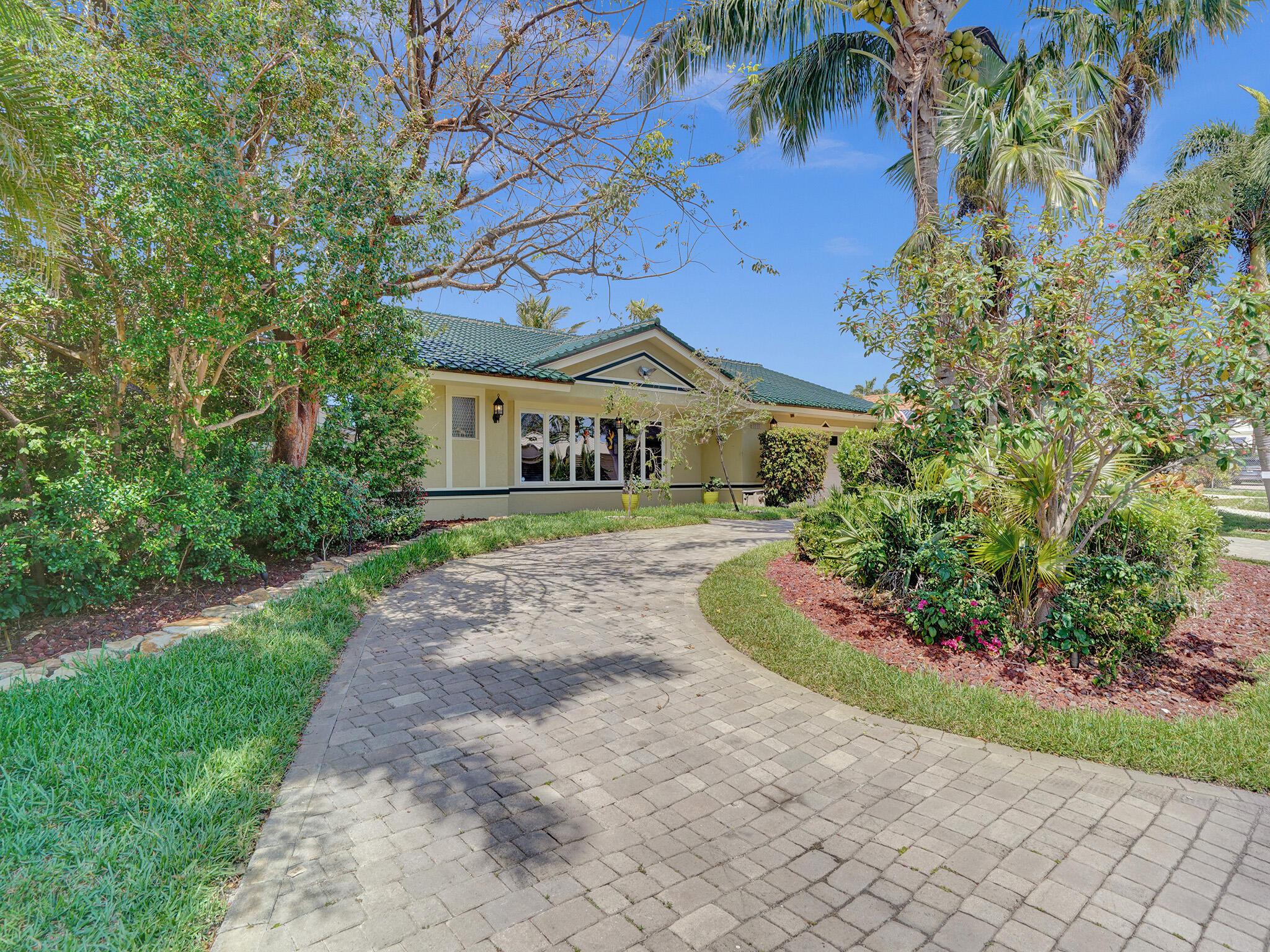 3811 NE 26th, Lighthouse Point FL 33064