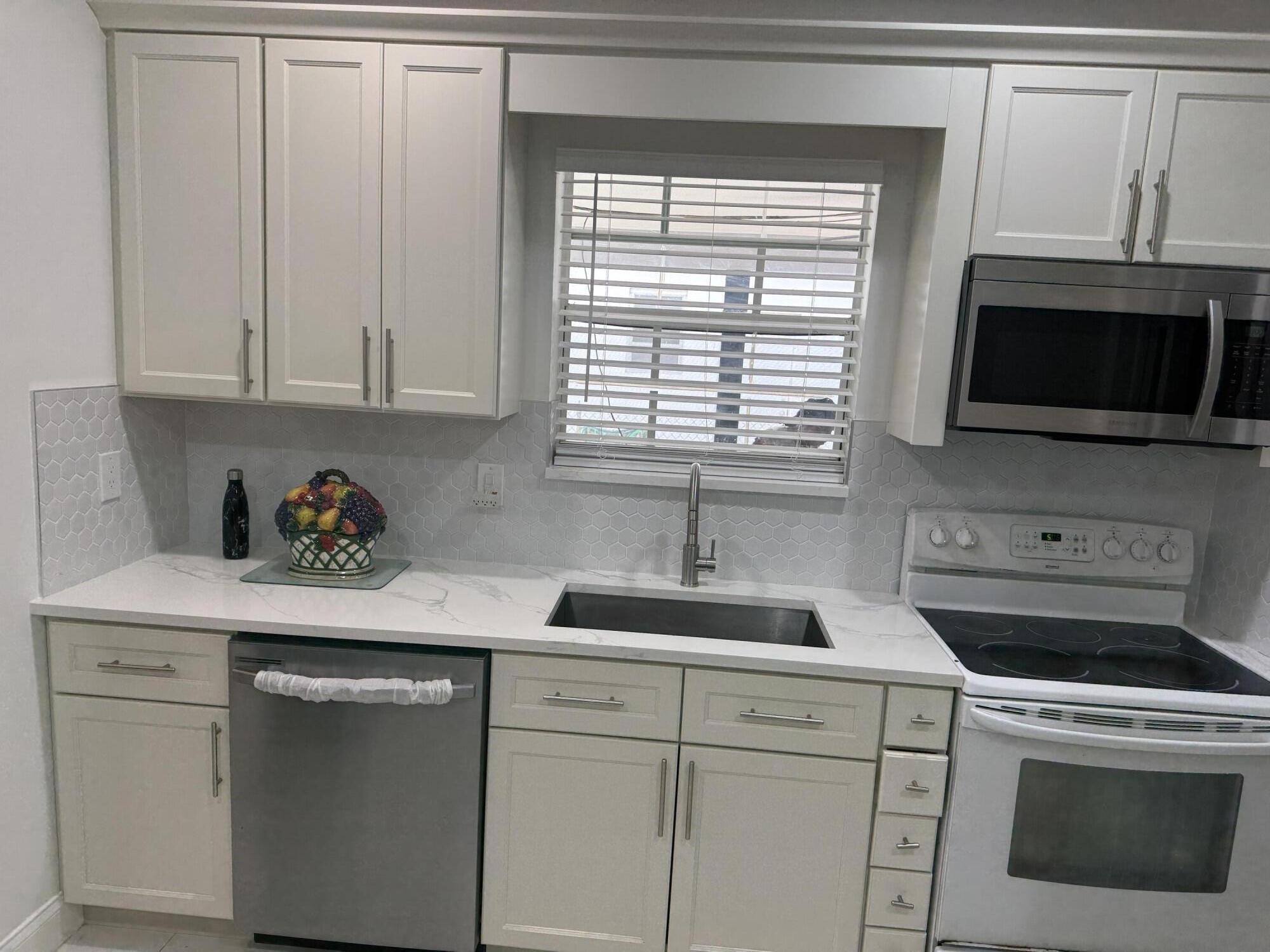4150 NW 26th, Lauderhill FL 33313