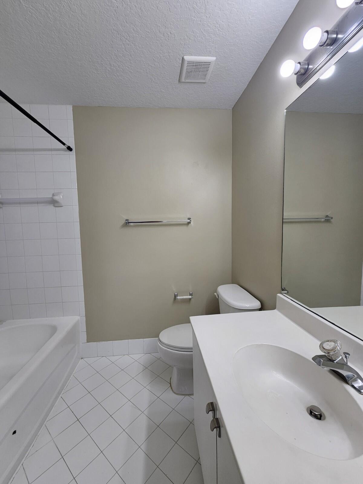 3490 Briar Bay #206, West Palm Beach FL 33411