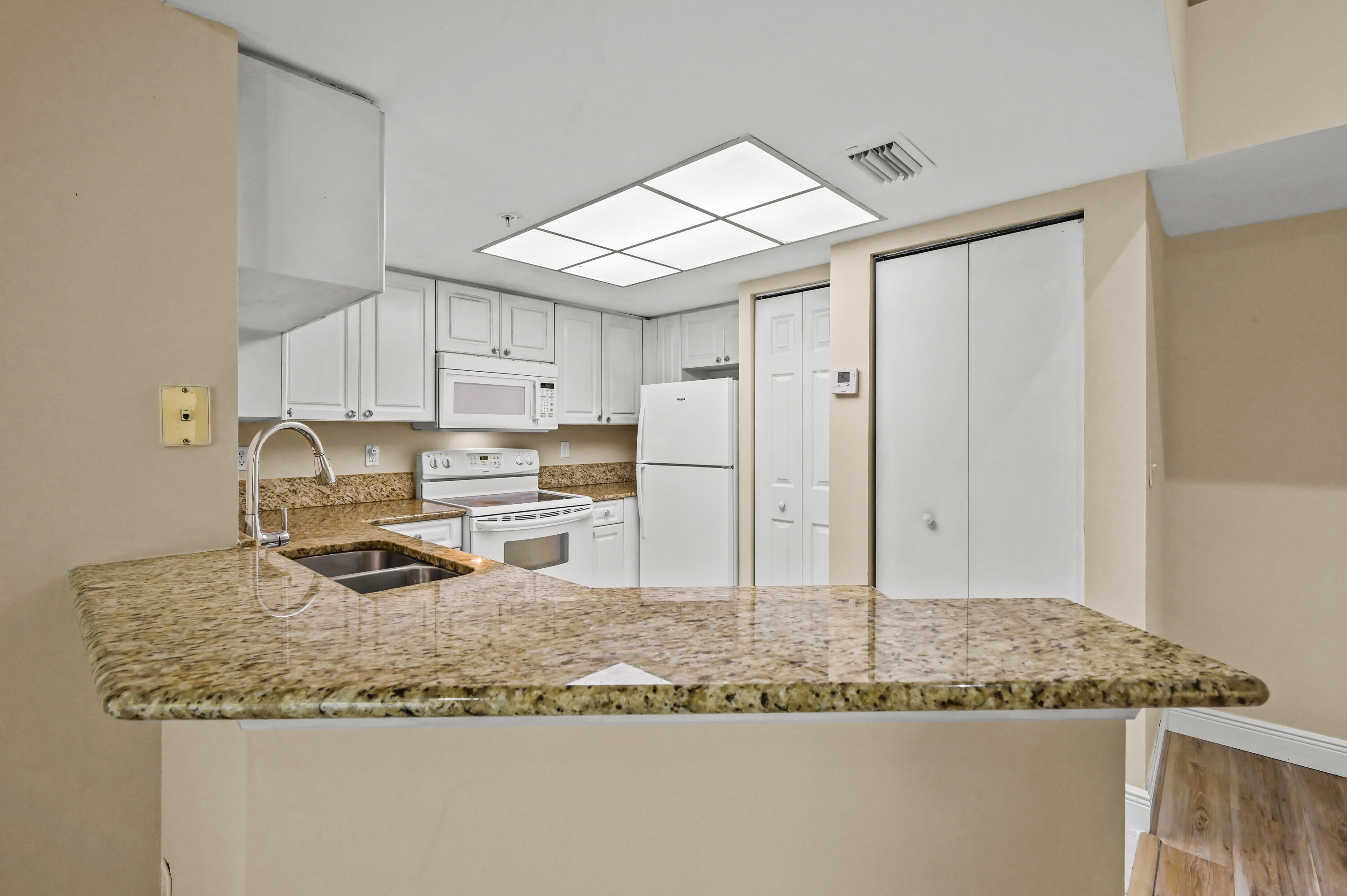 1100 S Crestwood Ct #1109, Royal Palm Beach FL 33411