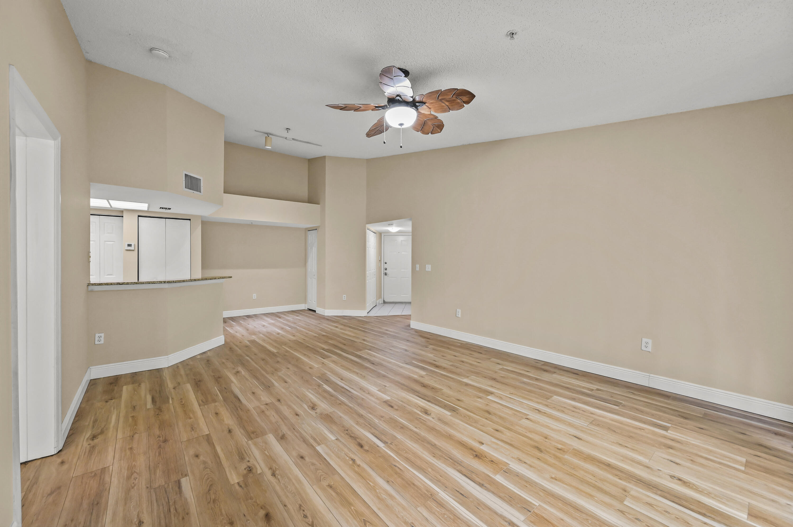 1100 S Crestwood Ct #1109, Royal Palm Beach FL 33411