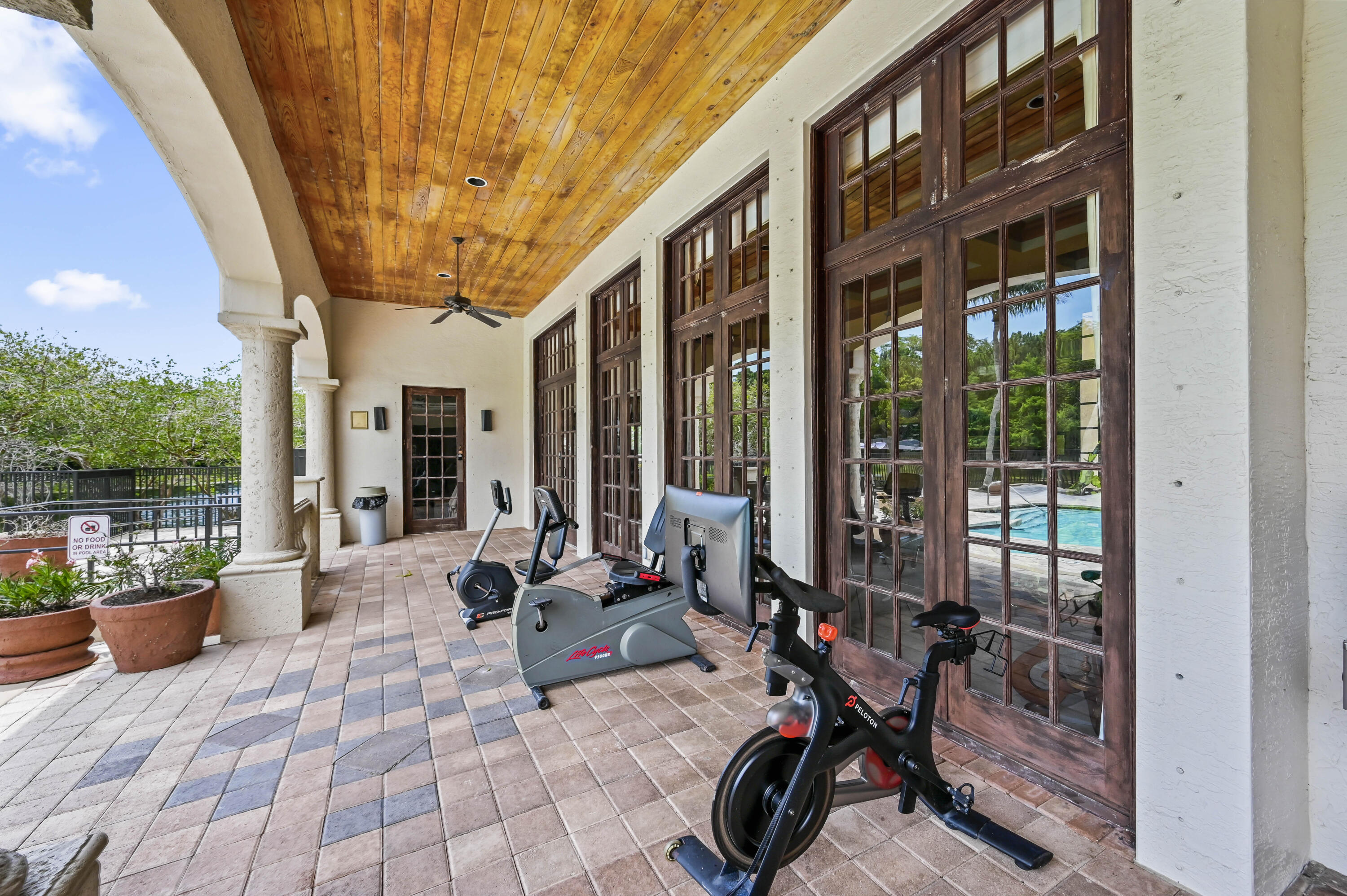 1100 S Crestwood Ct #1109, Royal Palm Beach FL 33411