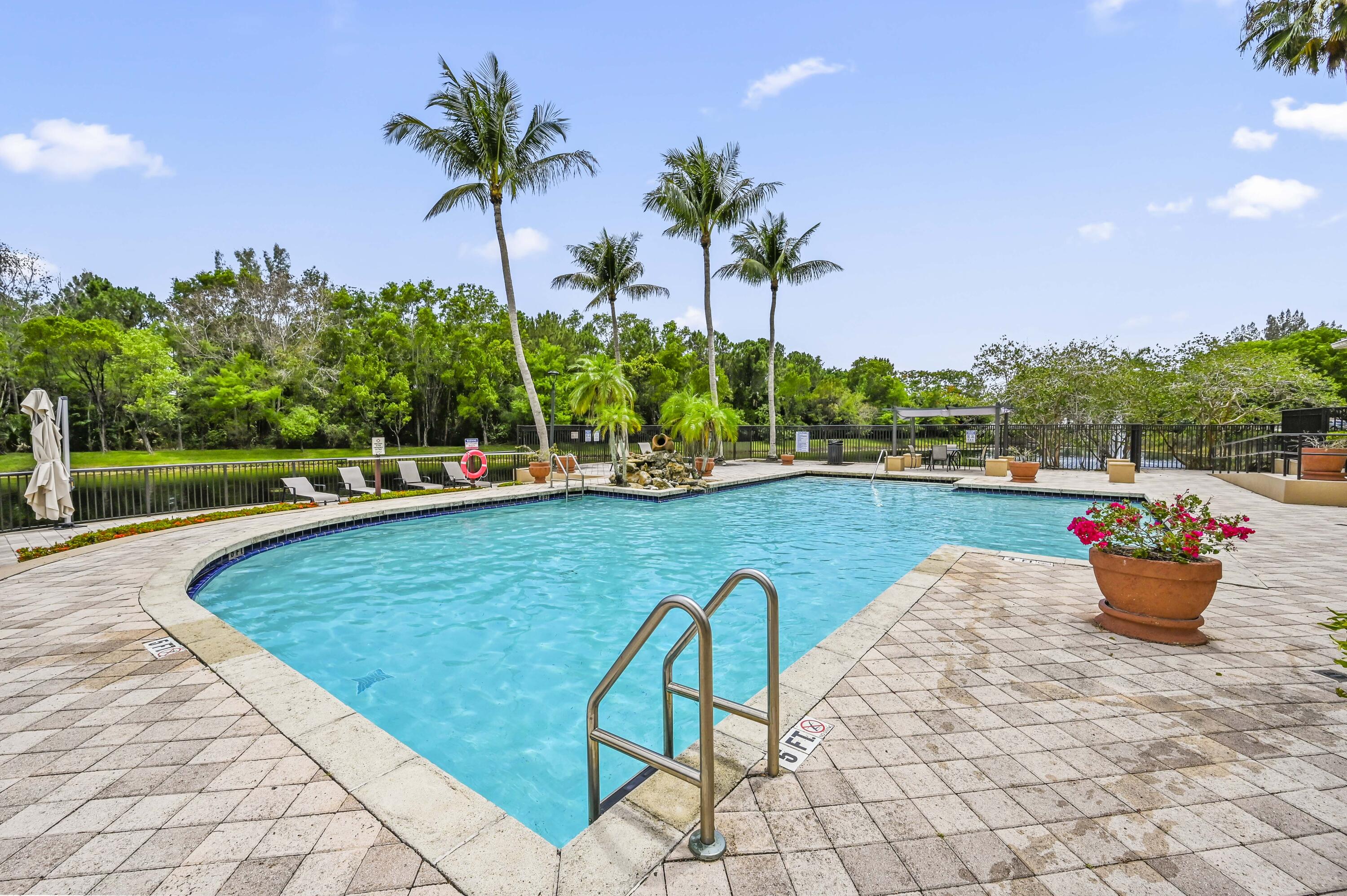 1100 S Crestwood Ct #1109, Royal Palm Beach FL 33411