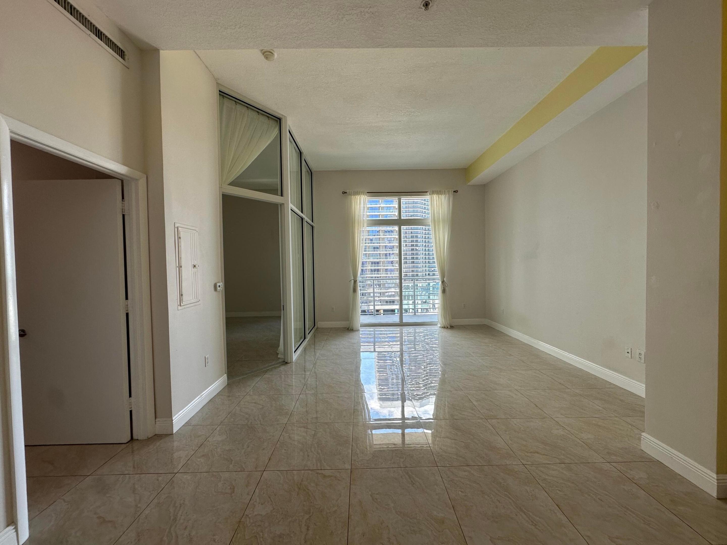 234 NE 3rd #Uph06, Miami FL 33132