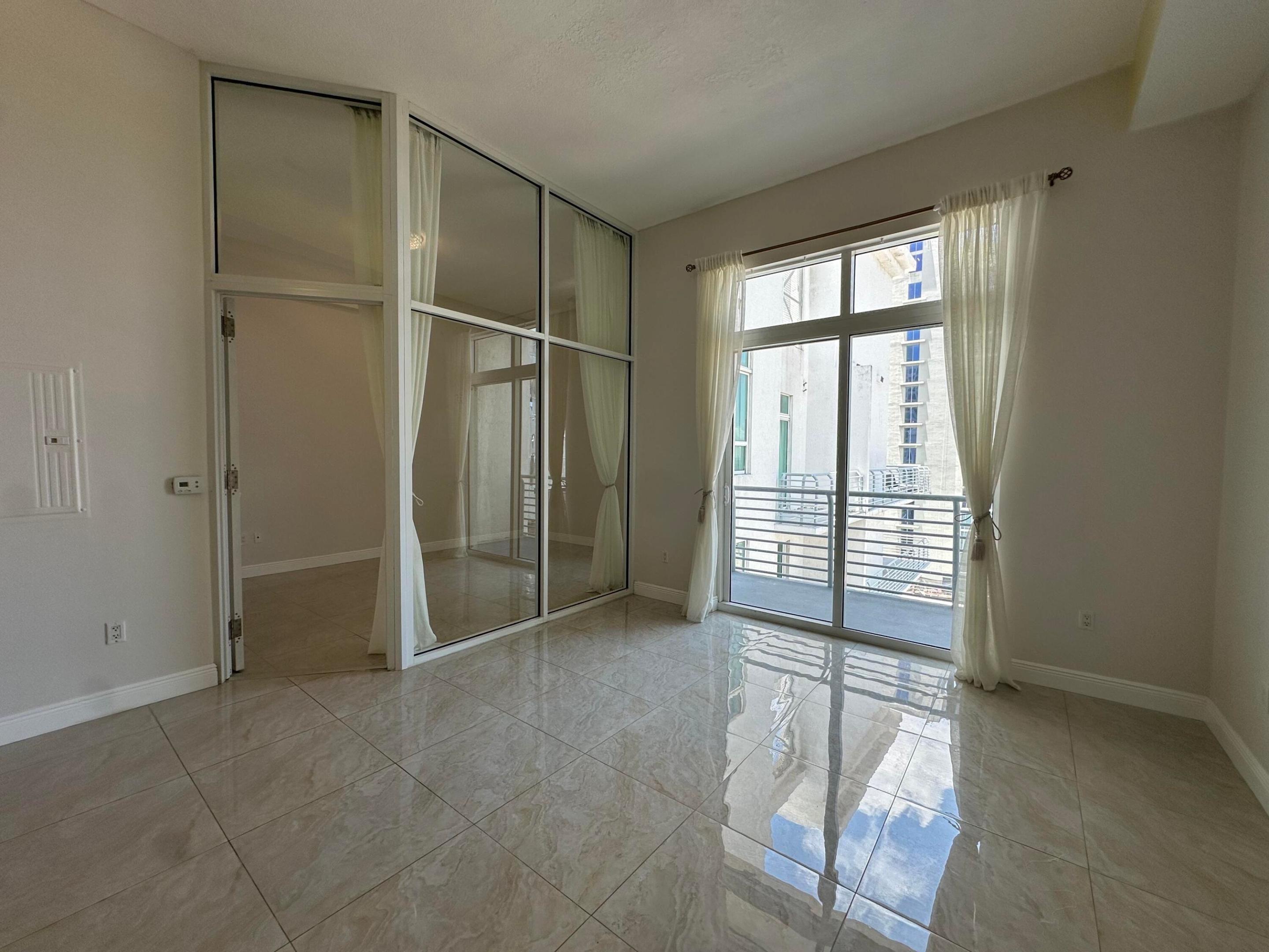 234 NE 3rd #Uph06, Miami FL 33132