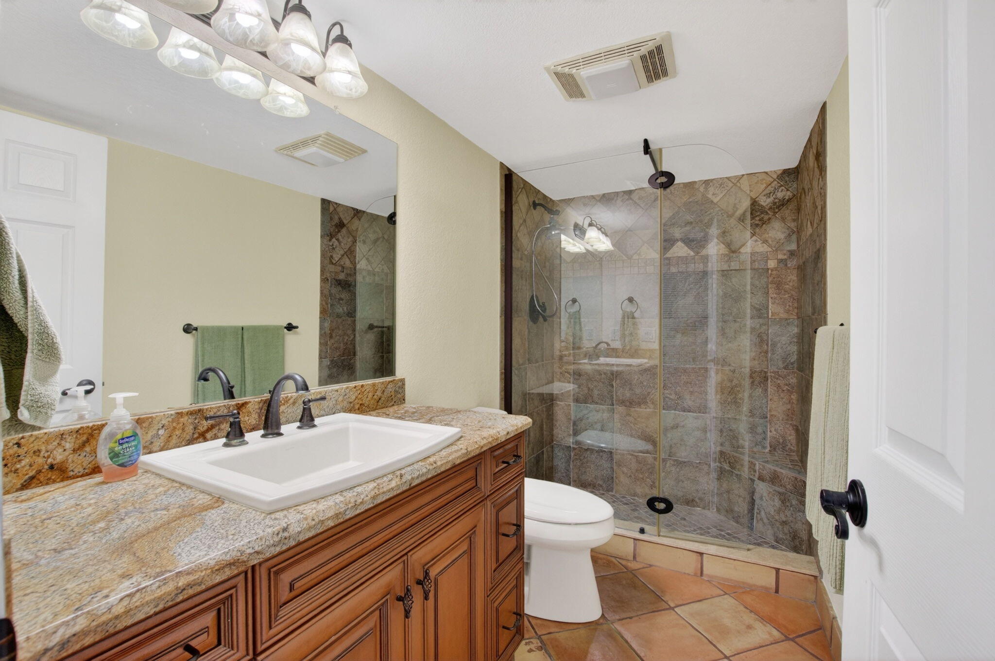 1202 S Lake #105, Lantana FL 33462