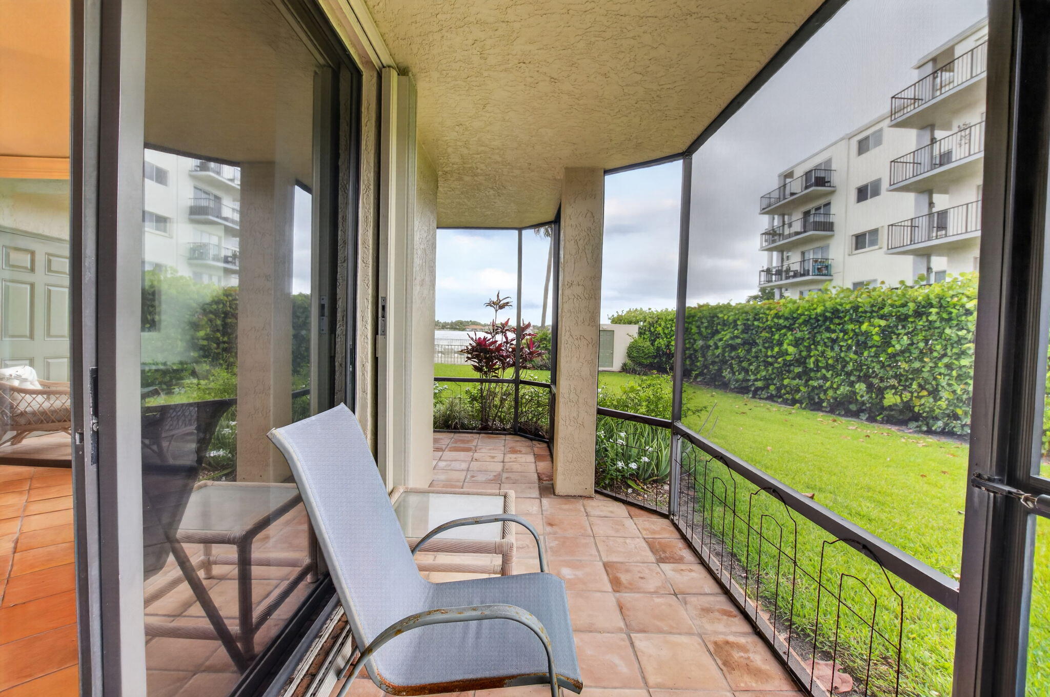 1202 S Lake #105, Lantana FL 33462