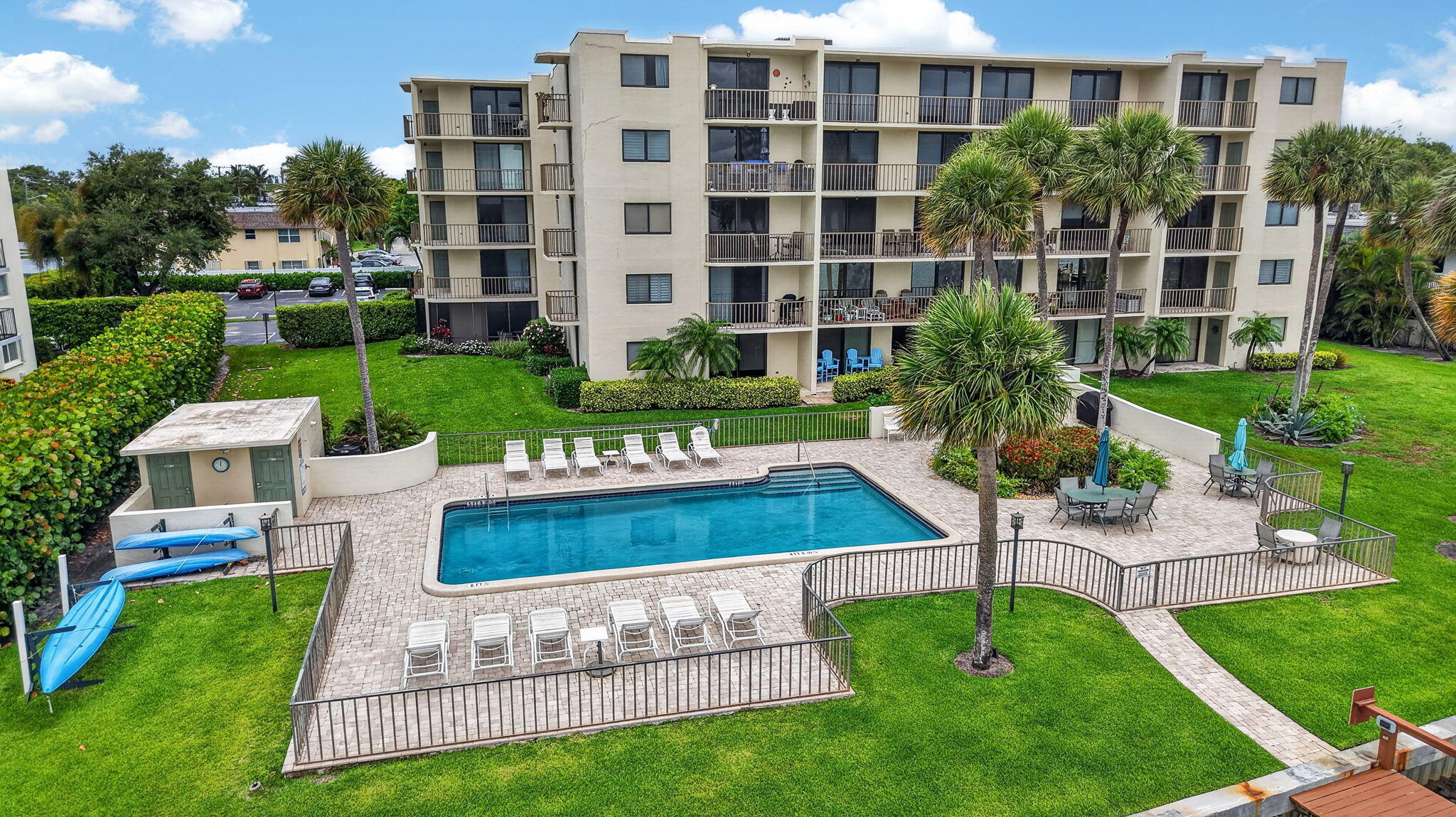 1202 S Lake #105, Lantana FL 33462