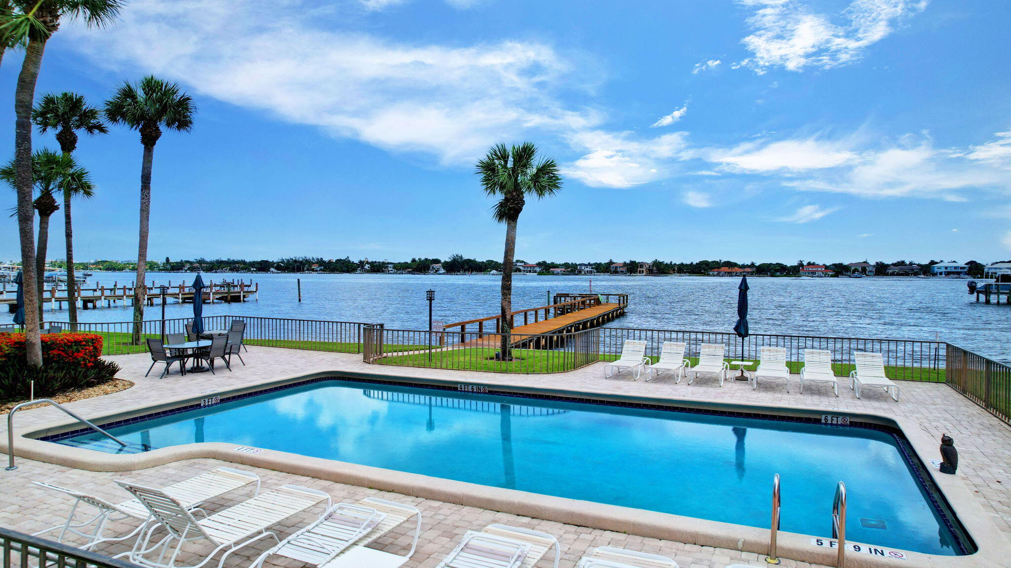 1202 S Lake #105, Lantana FL 33462