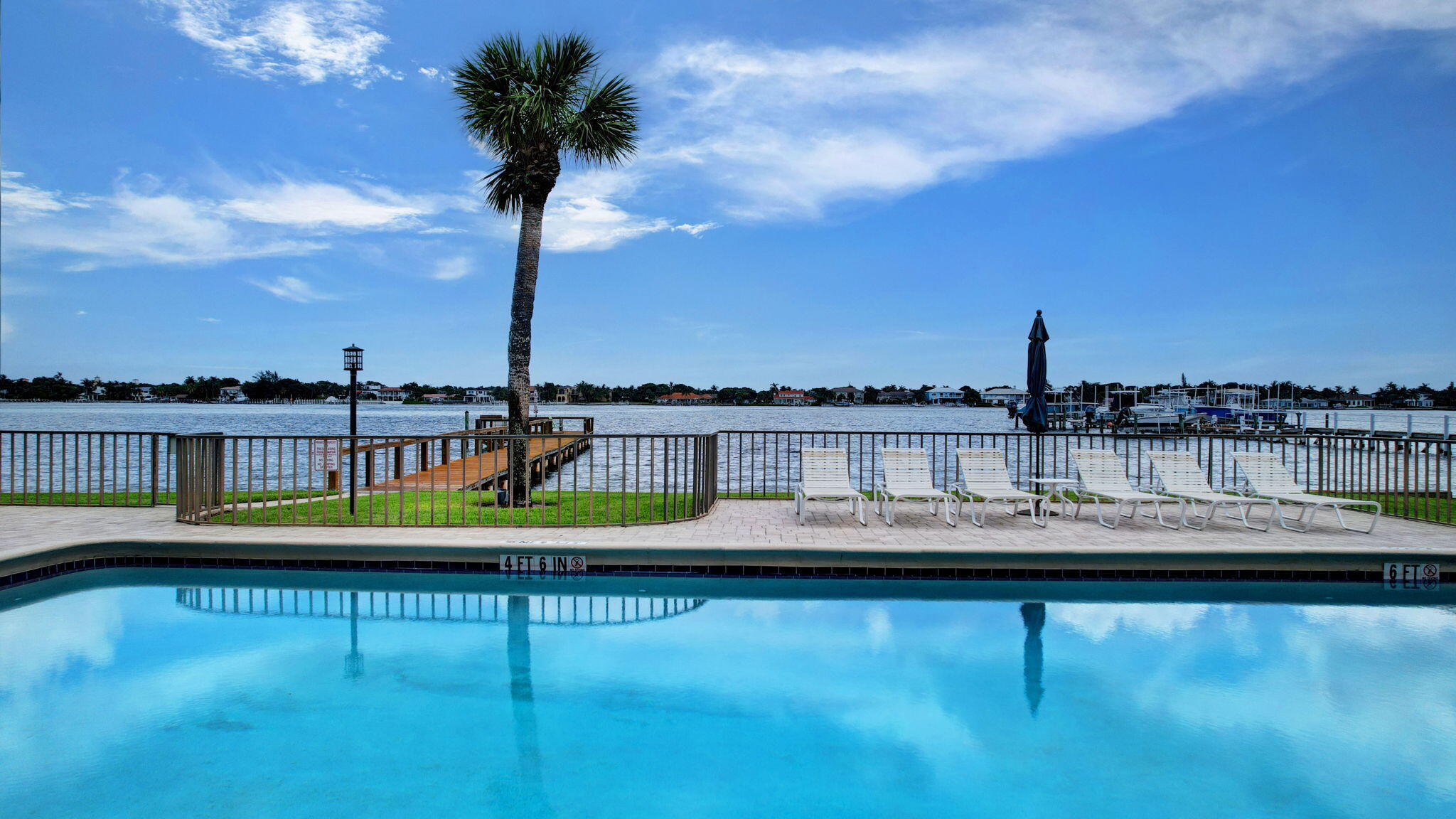 1202 S Lake #105, Lantana FL 33462