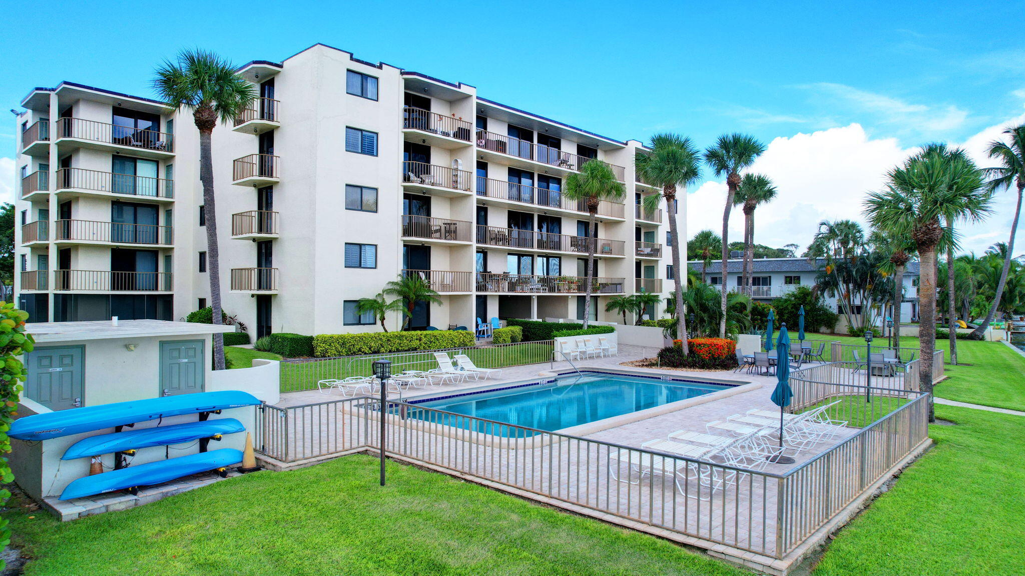 1202 S Lake #105, Lantana FL 33462