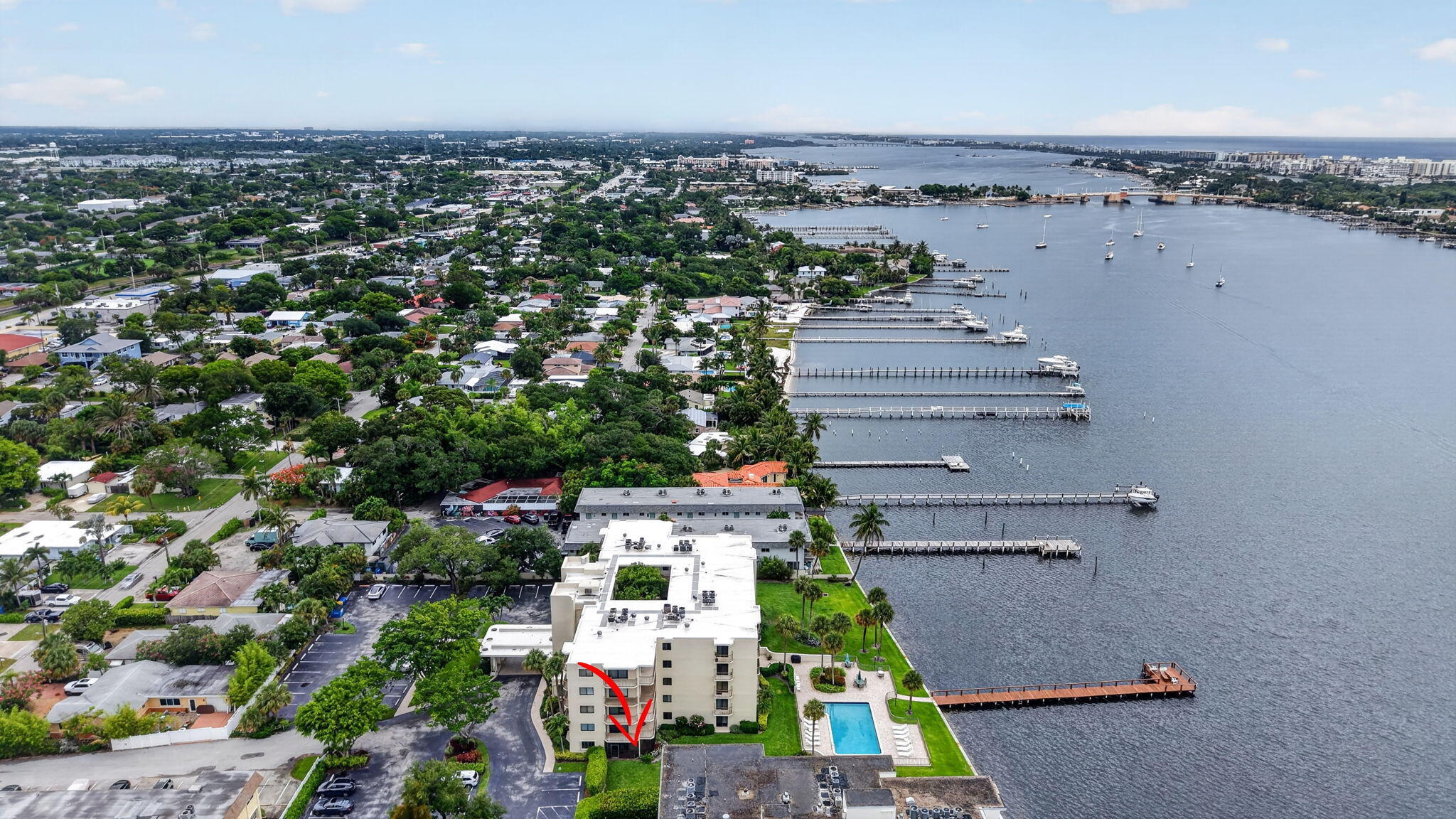 1202 S Lake #105, Lantana FL 33462
