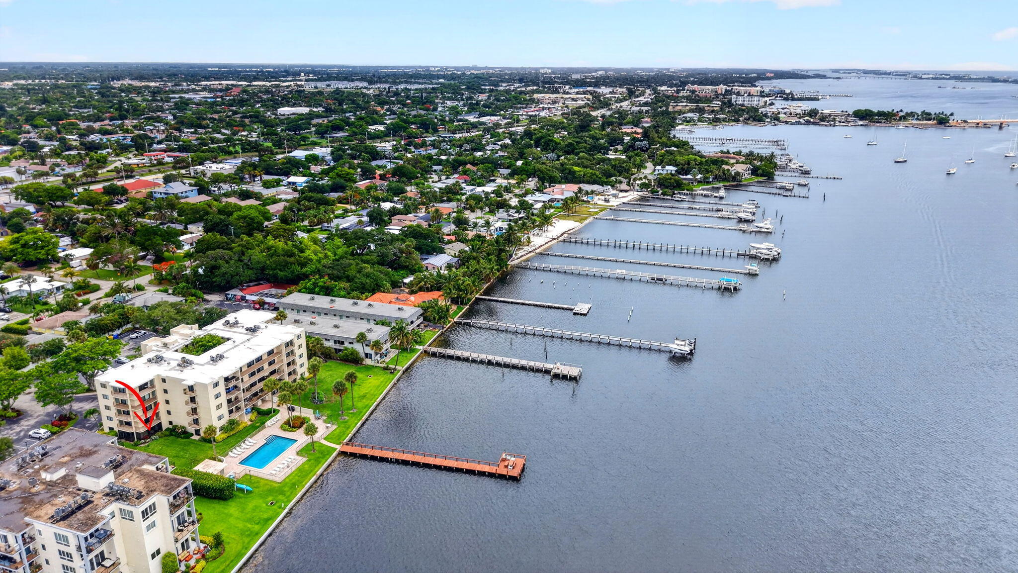 1202 S Lake #105, Lantana FL 33462