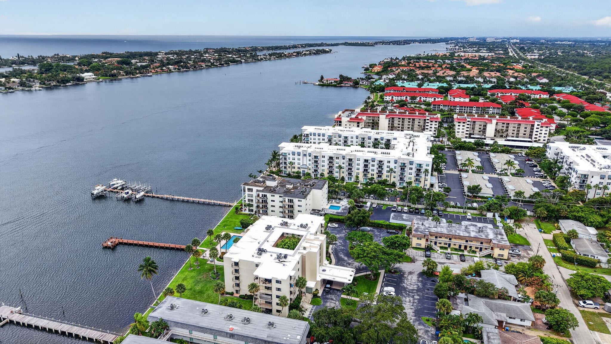 1202 S Lake #105, Lantana FL 33462