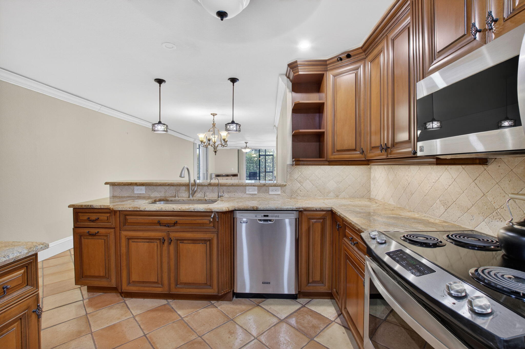 1202 S Lake #105, Lantana FL 33462