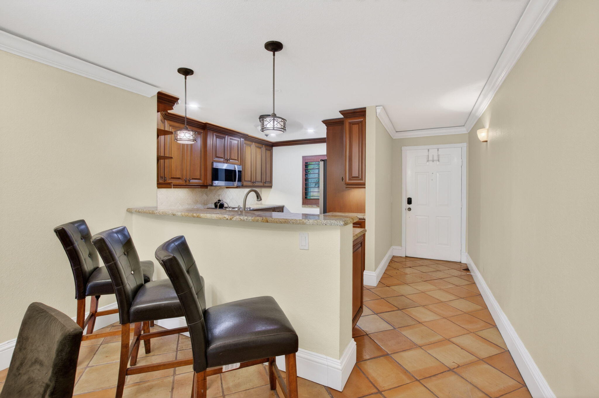 1202 S Lake #105, Lantana FL 33462