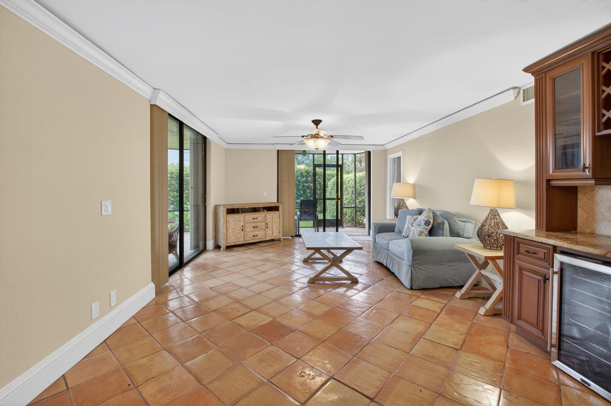 1202 S Lake #105, Lantana FL 33462