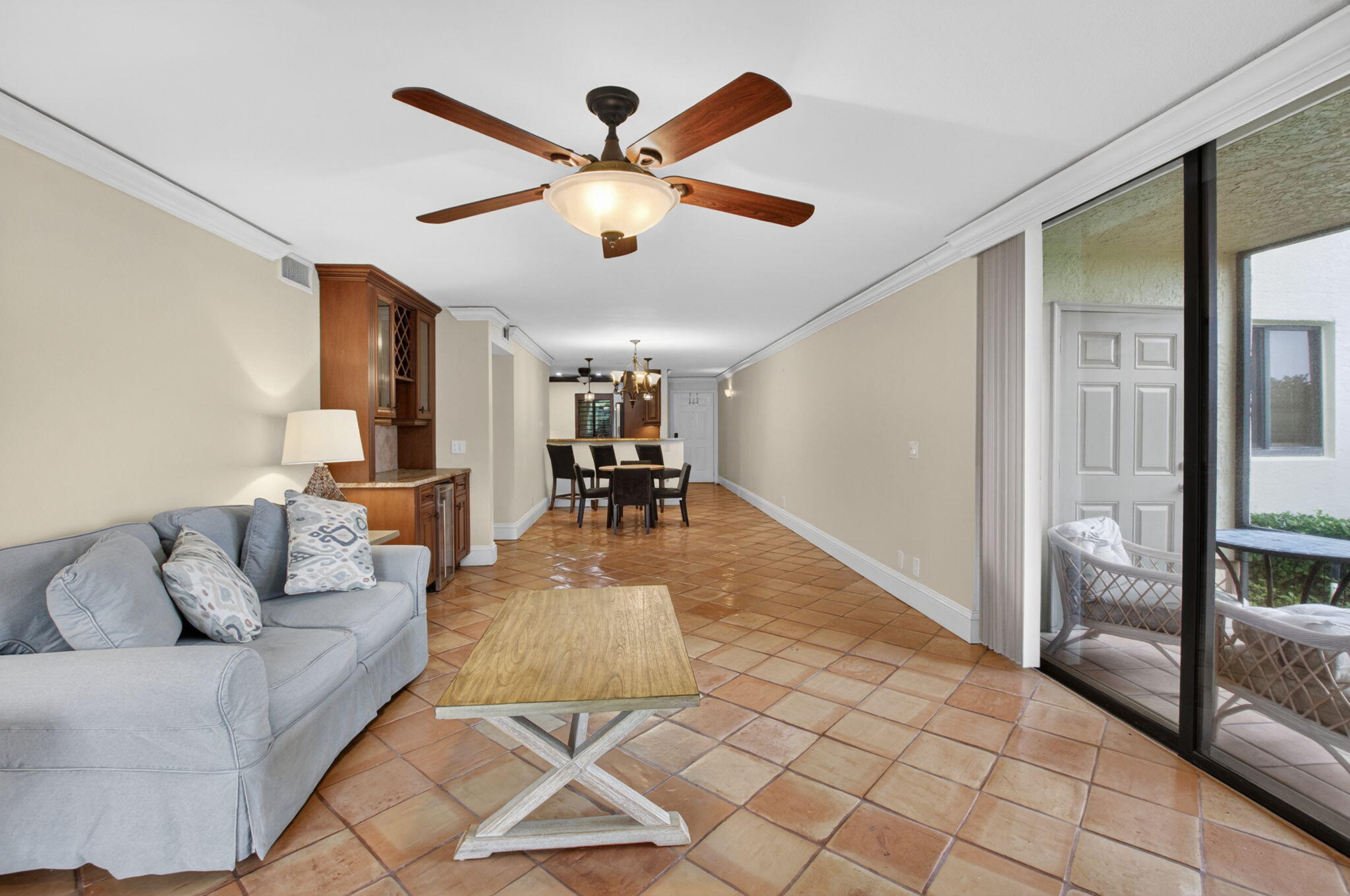 1202 S Lake #105, Lantana FL 33462