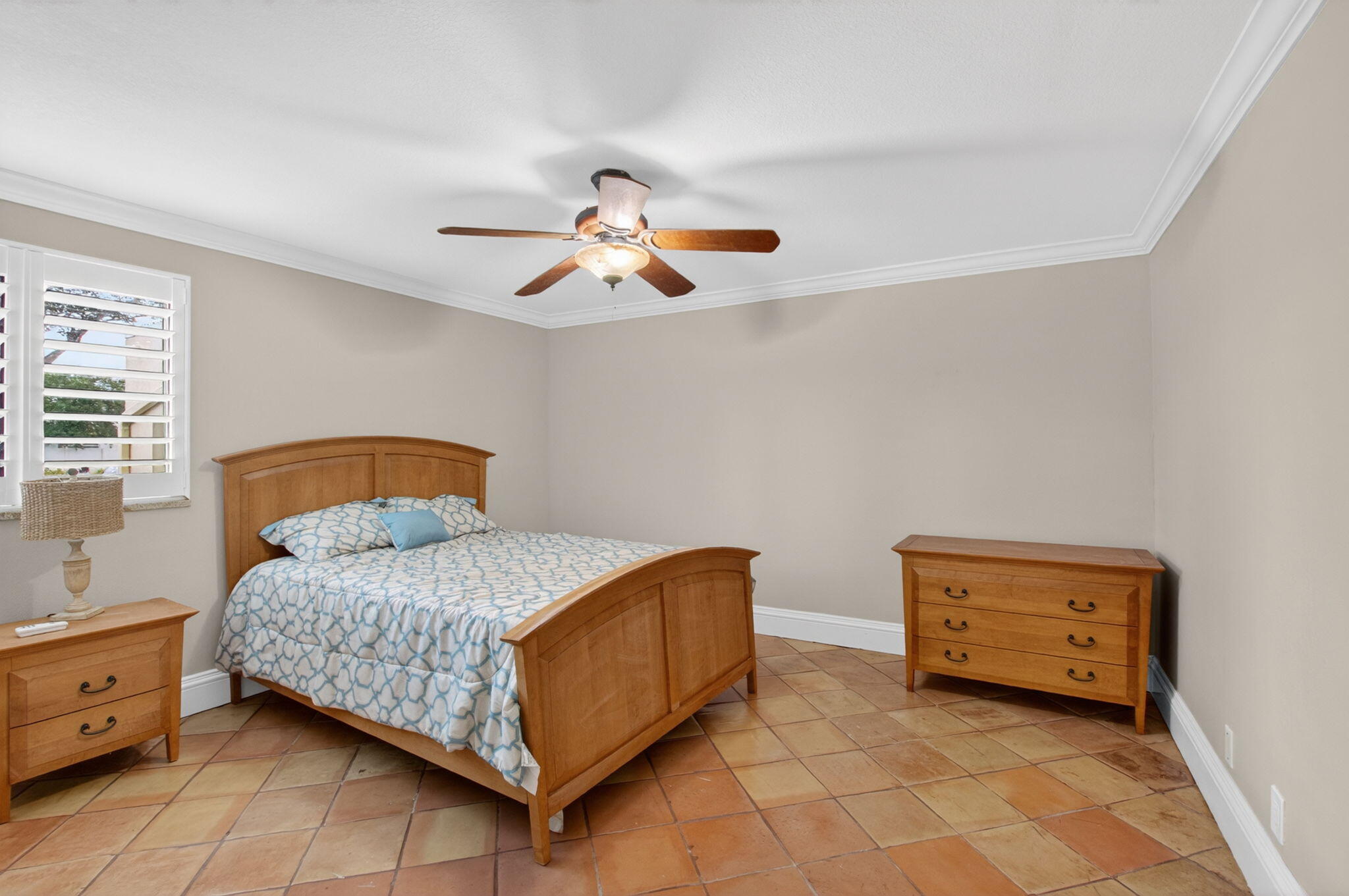 1202 S Lake #105, Lantana FL 33462