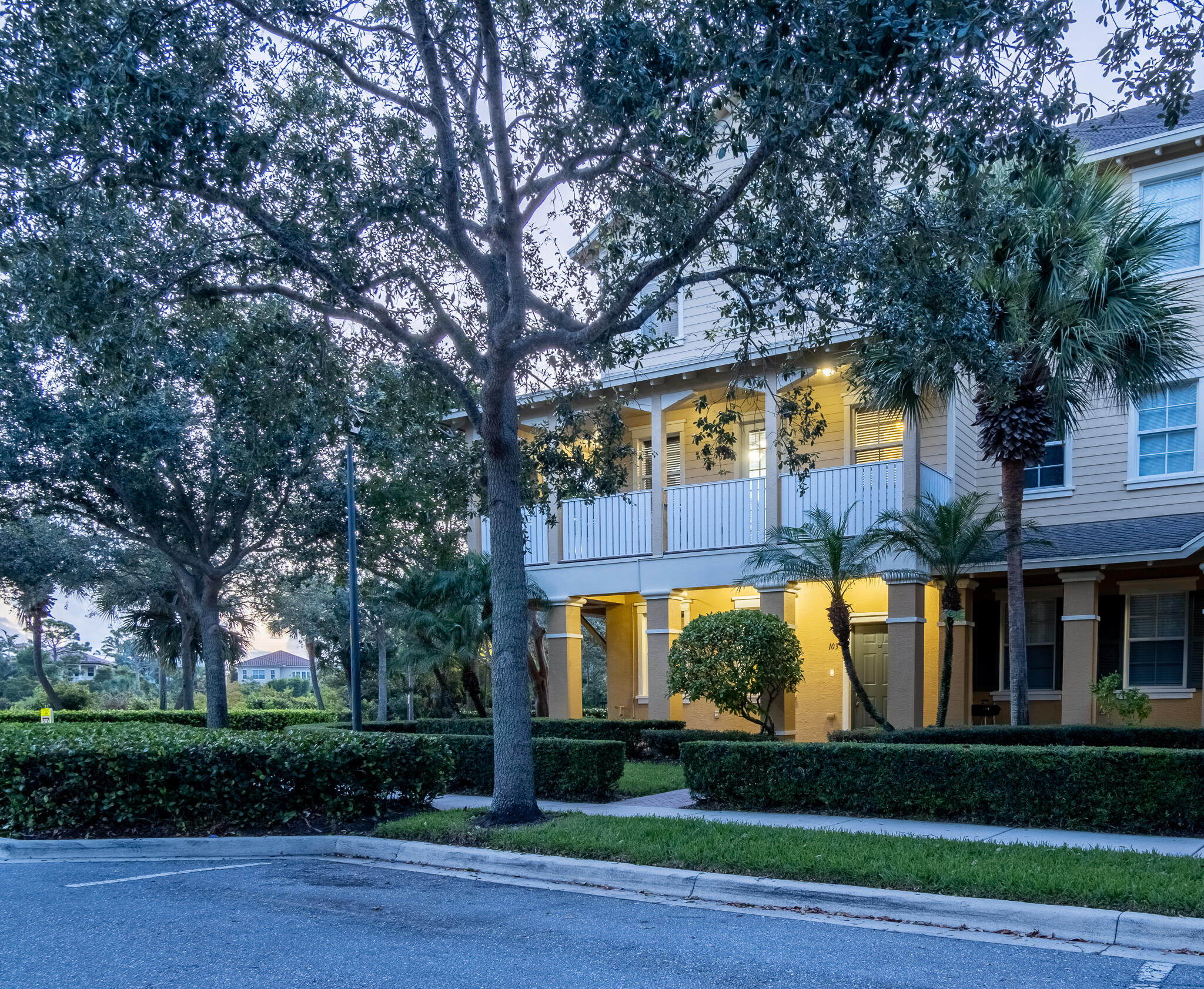 103 E Thatch Palm, Jupiter FL 33458