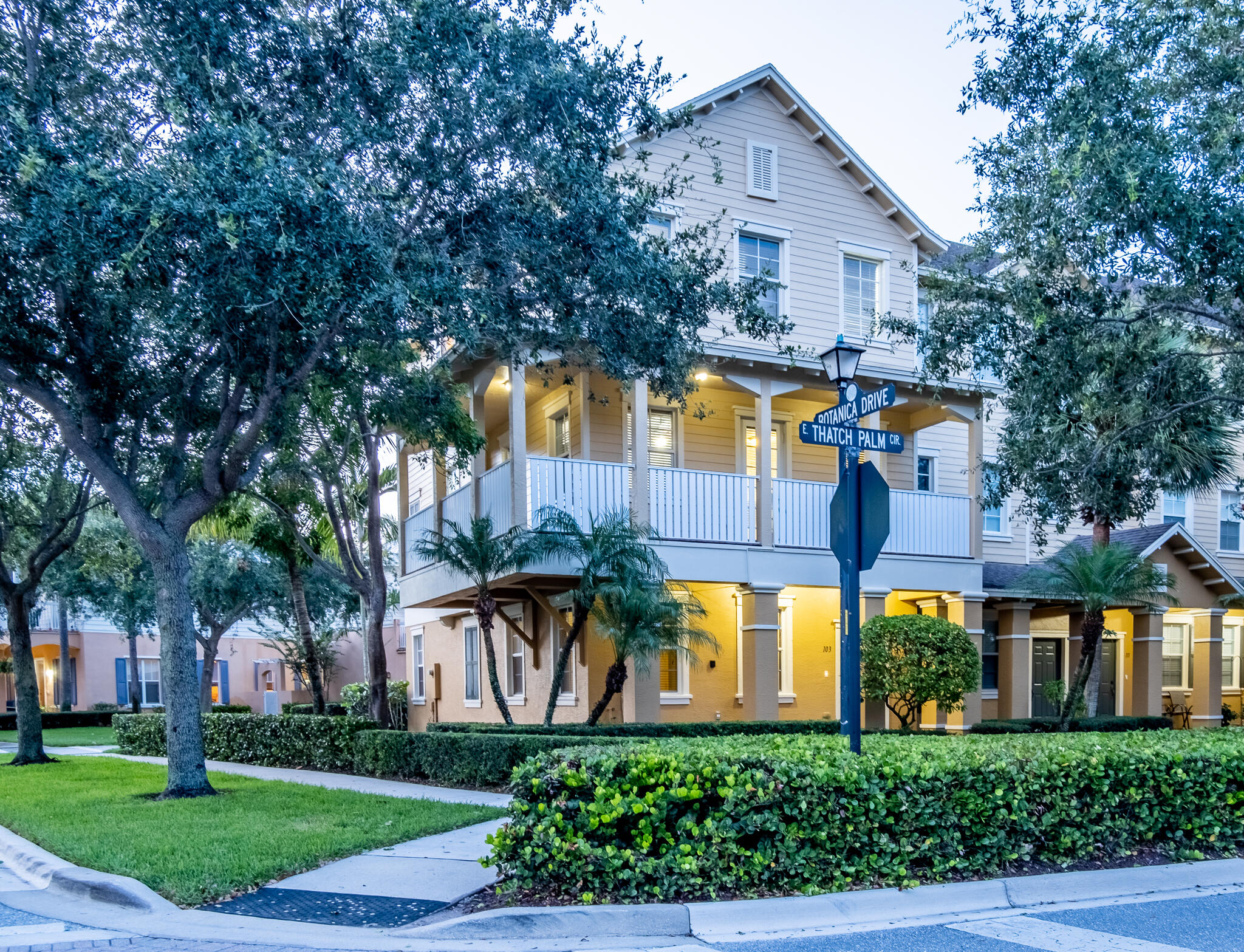 103 E Thatch Palm, Jupiter FL 33458