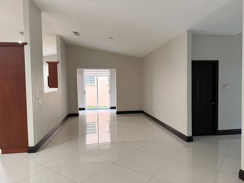 9141 NW 152nd, Miami Lakes FL 33018