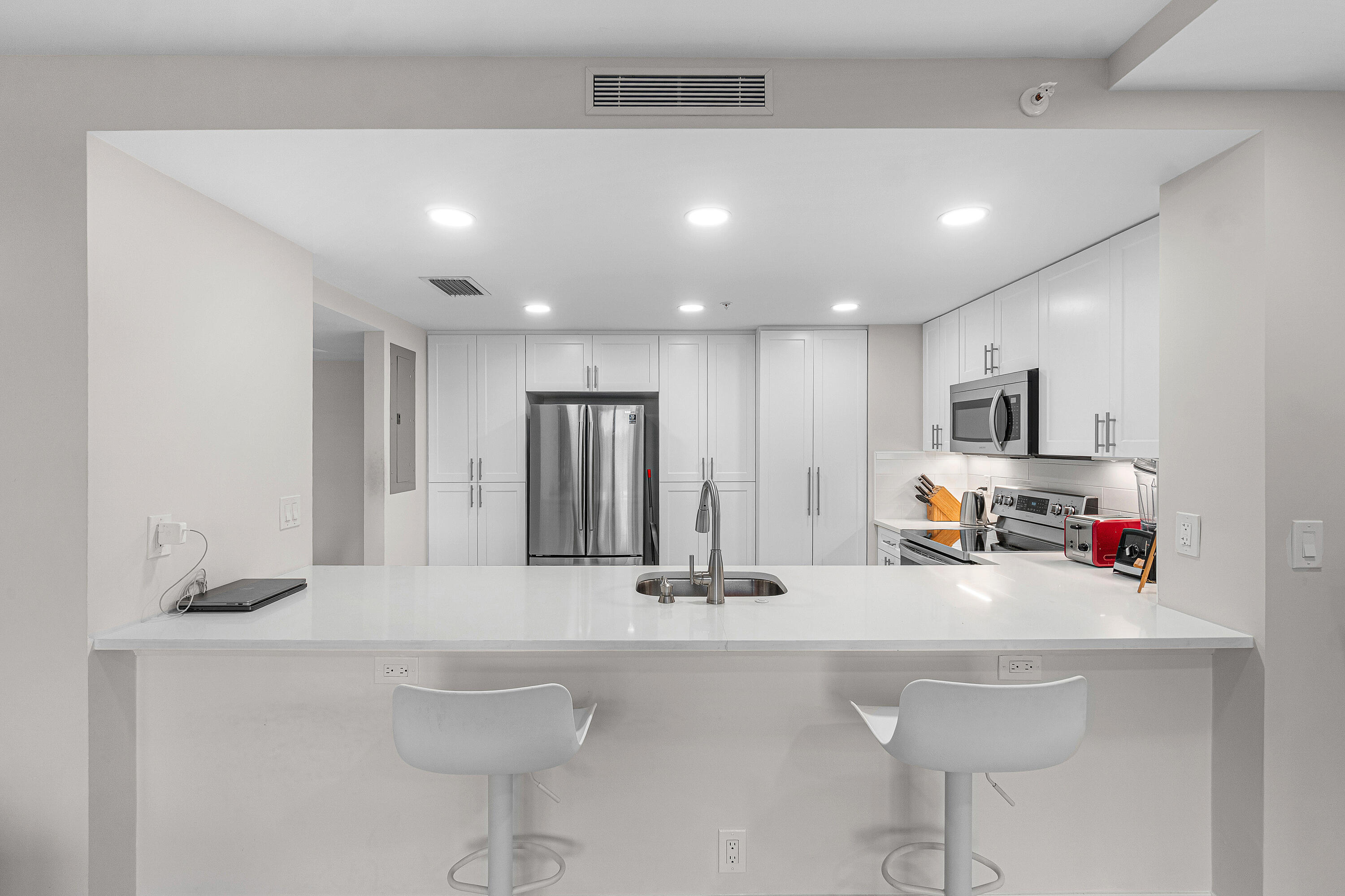 7768 Lakeside #533, Boca Raton FL 33434